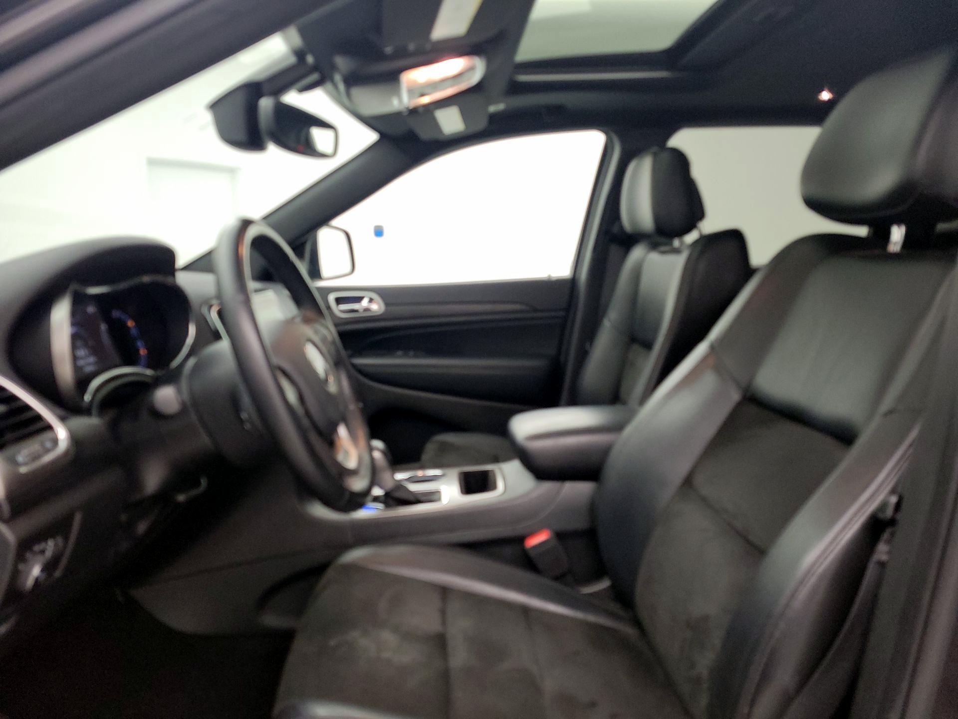 Thumbnail: 2019 Jeep Grand Cherokee - 11