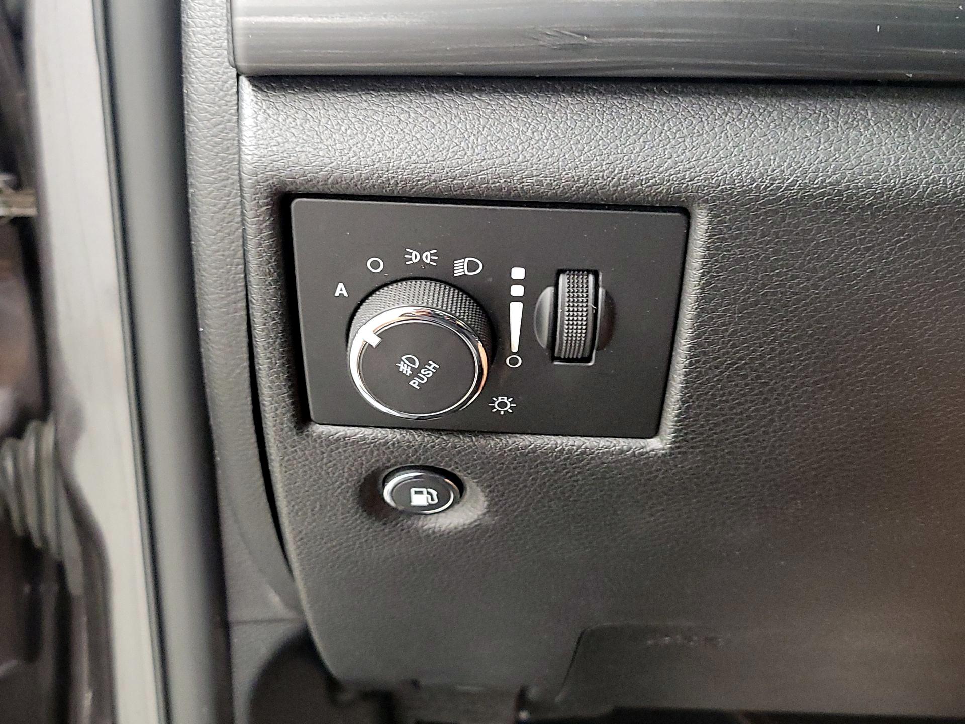 Thumbnail: 2019 Jeep Grand Cherokee - 13