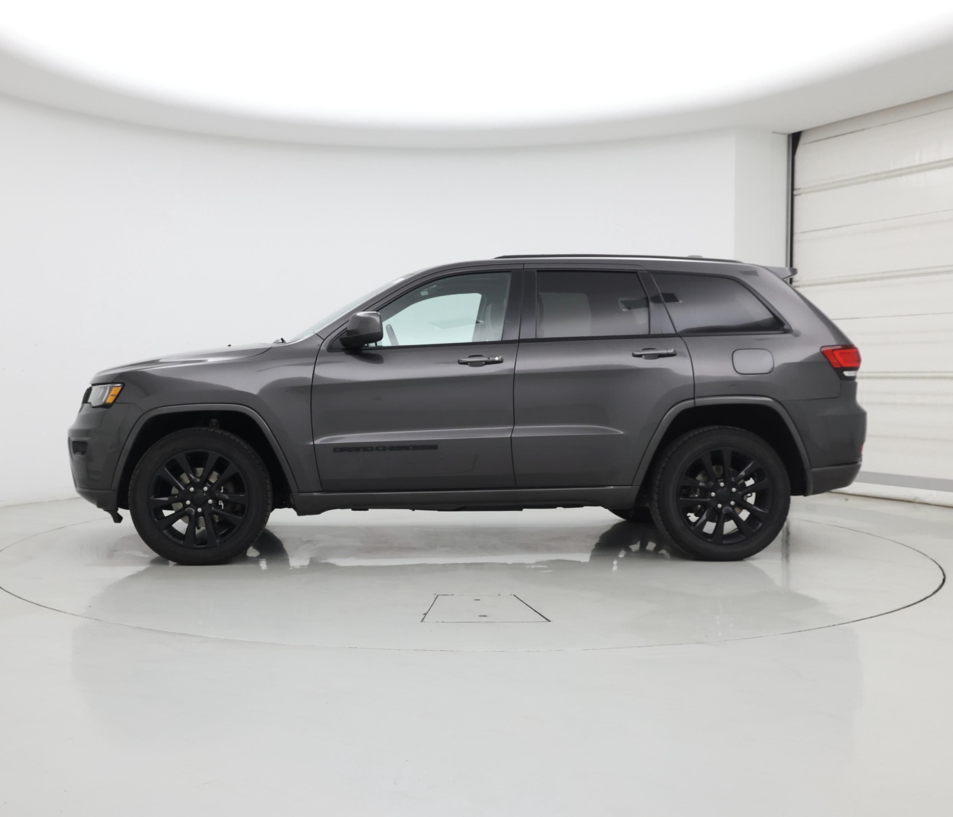 Thumbnail: 2019 Jeep Grand Cherokee - 3