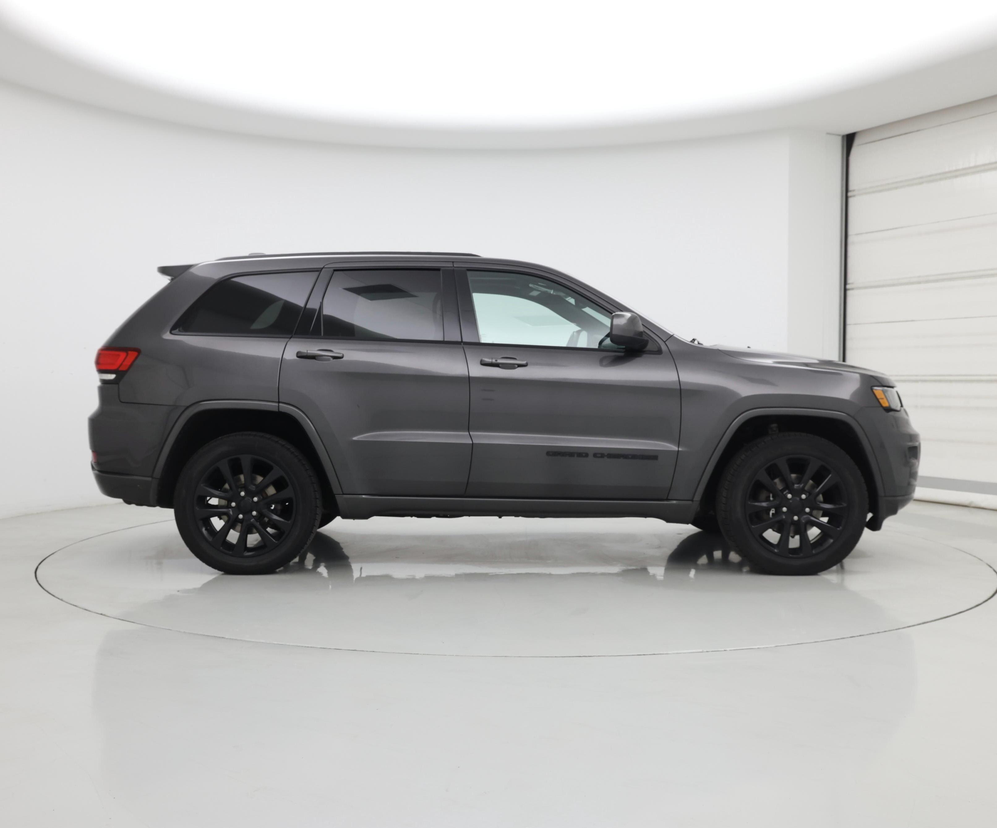 Thumbnail: 2019 Jeep Grand Cherokee - 7