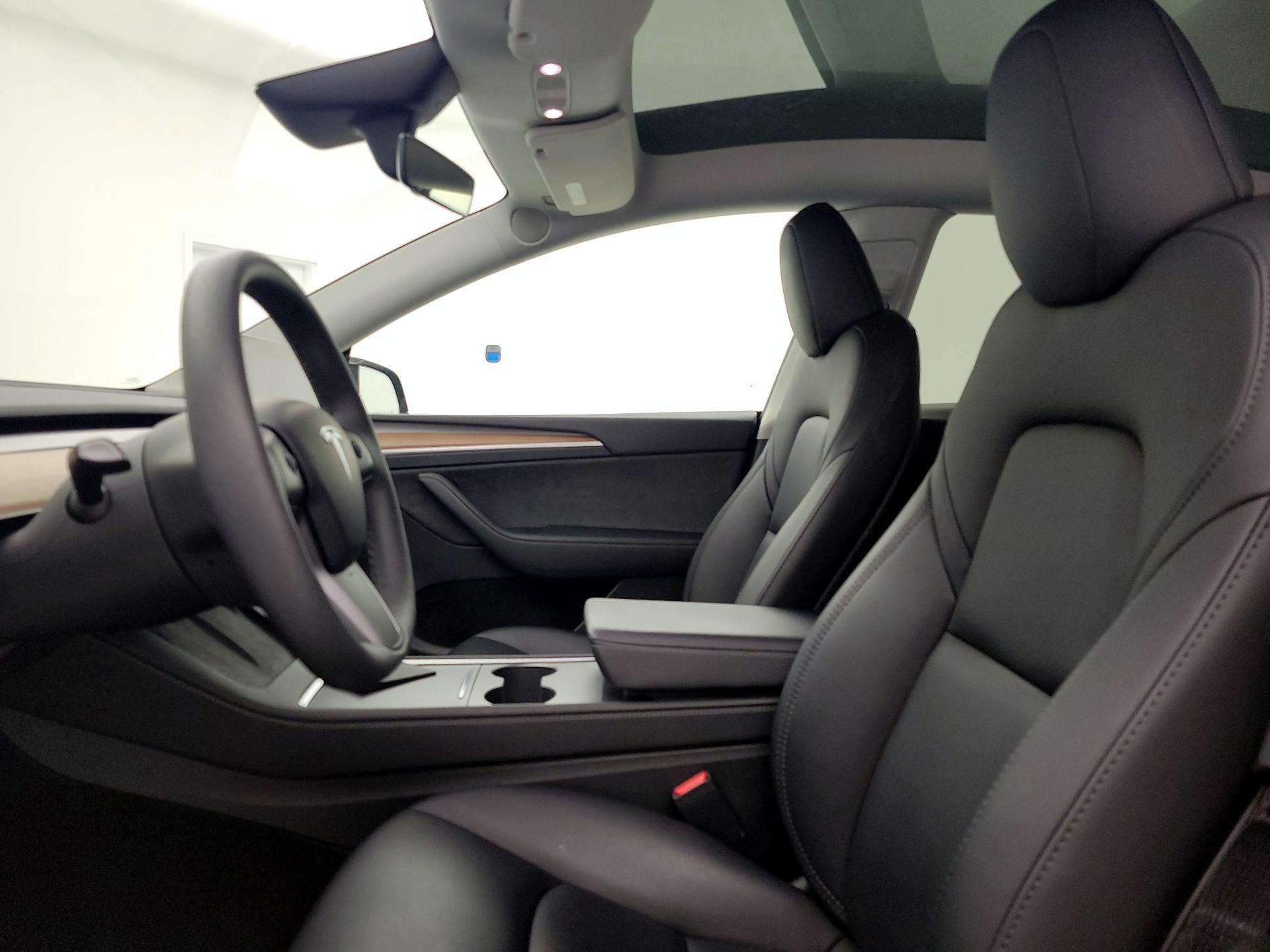 Thumbnail: 2023 Tesla Model Y - 11