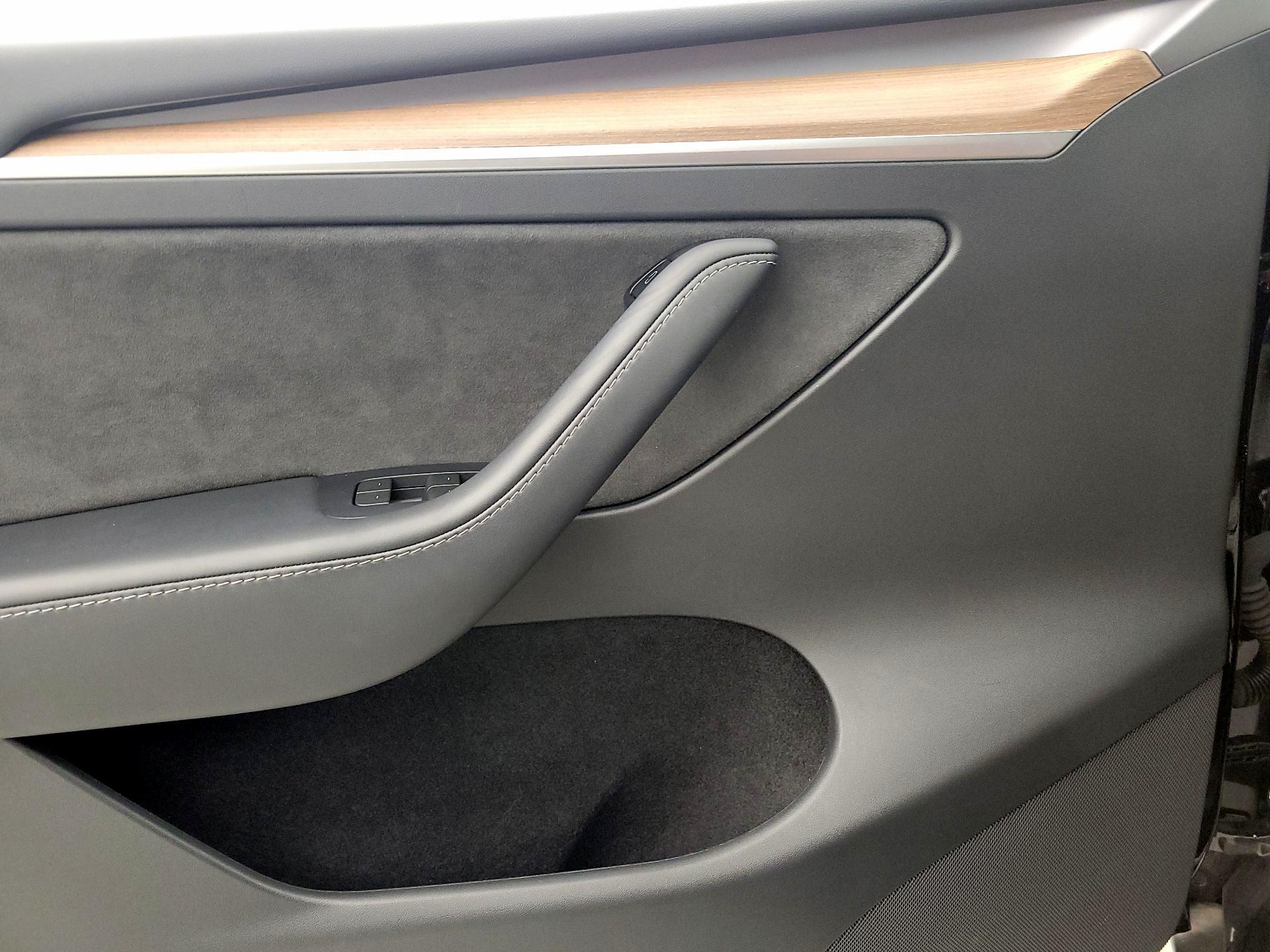 Thumbnail: 2023 Tesla Model Y - 12
