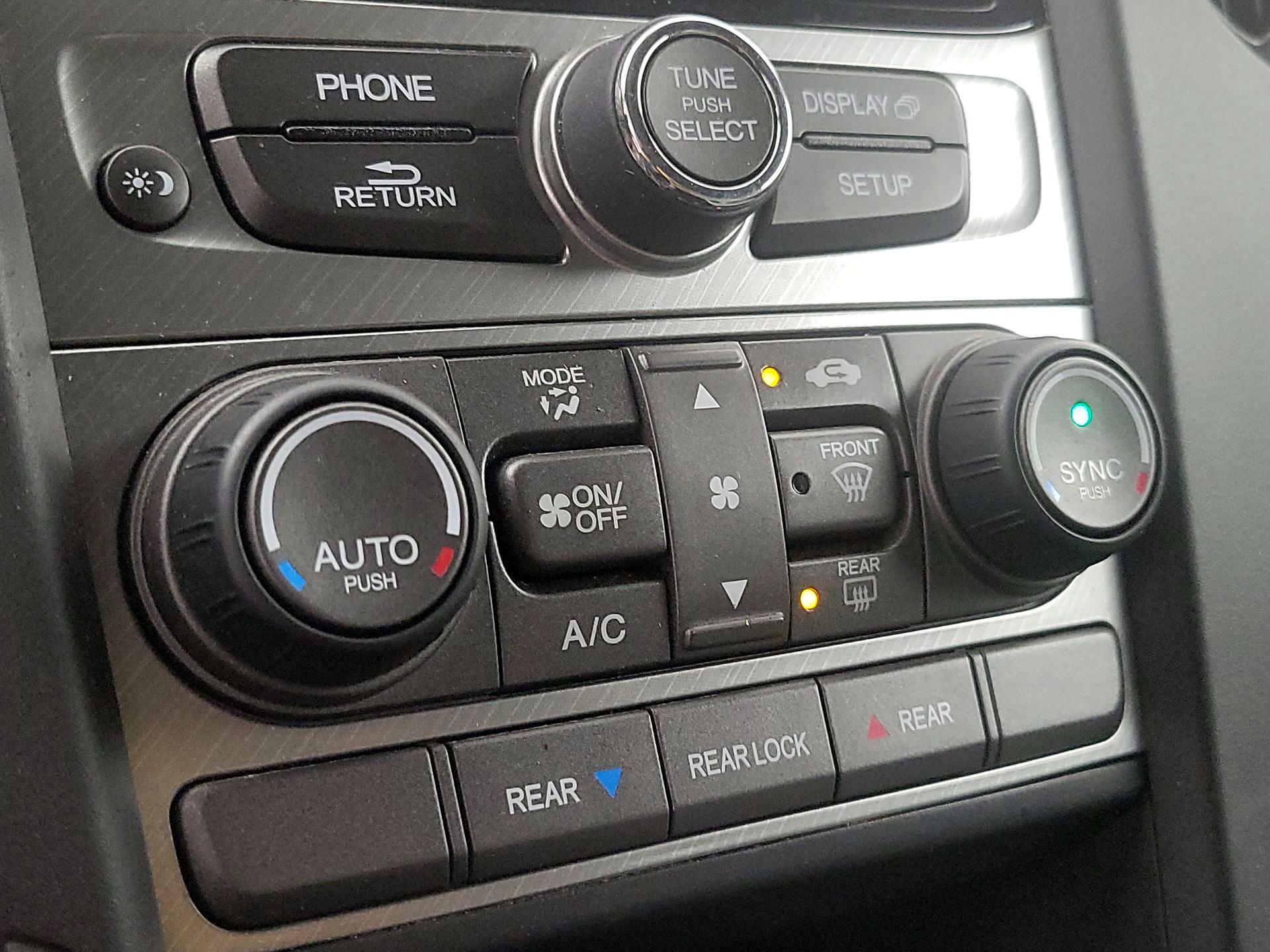 Thumbnail: 2015 Honda Pilot - 16