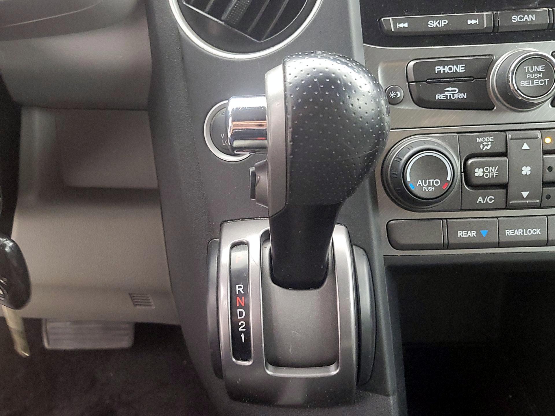 Thumbnail: 2015 Honda Pilot - 17