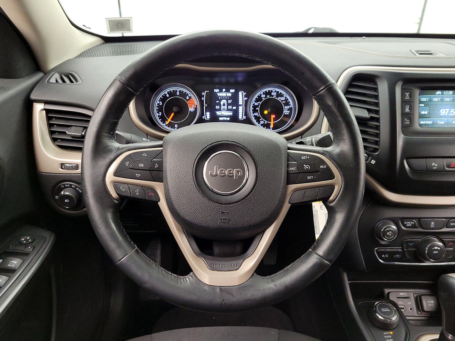 Thumbnail: 2016 Jeep Cherokee - 10