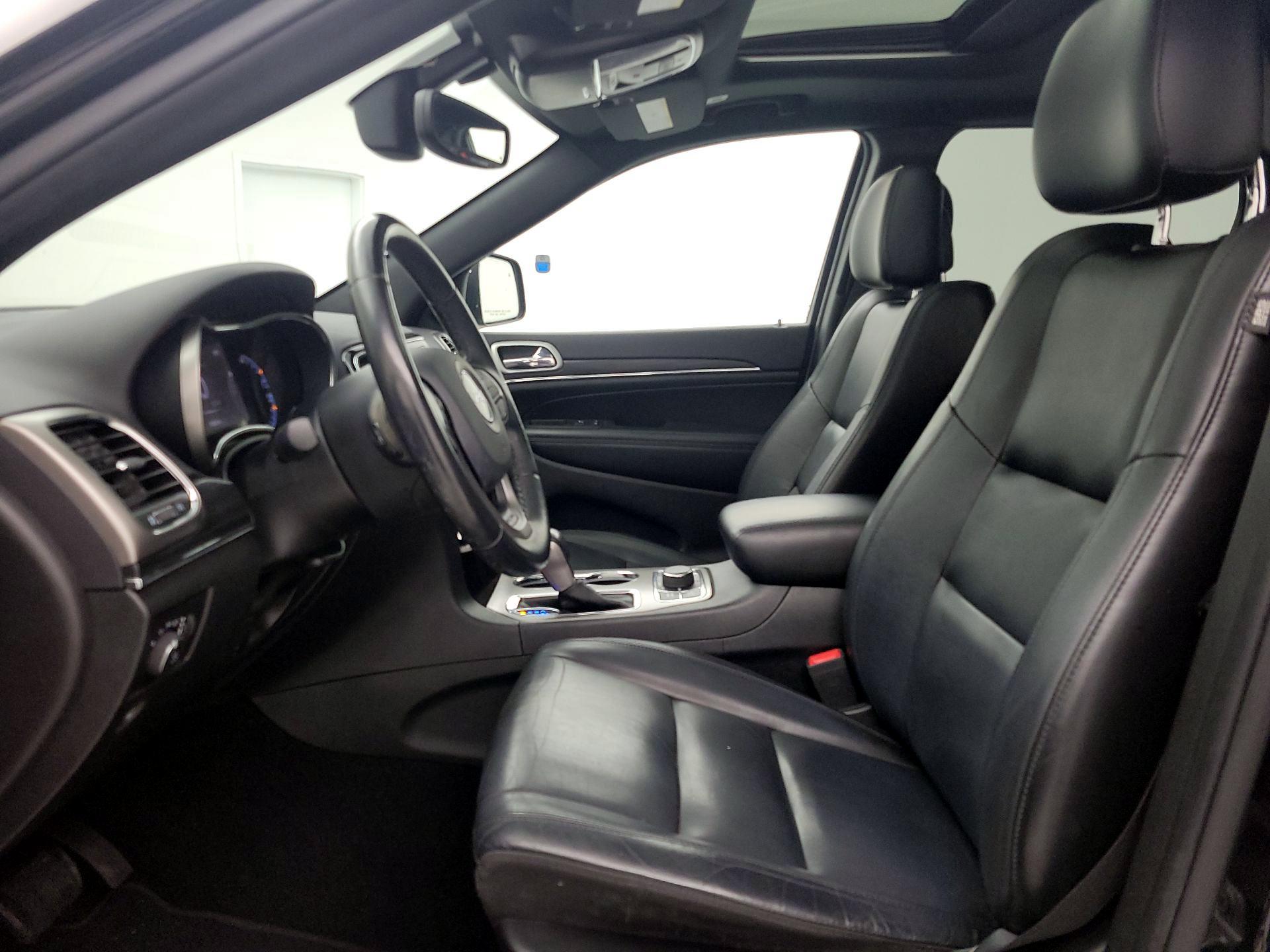 Thumbnail: 2020 Jeep Grand Cherokee - 11
