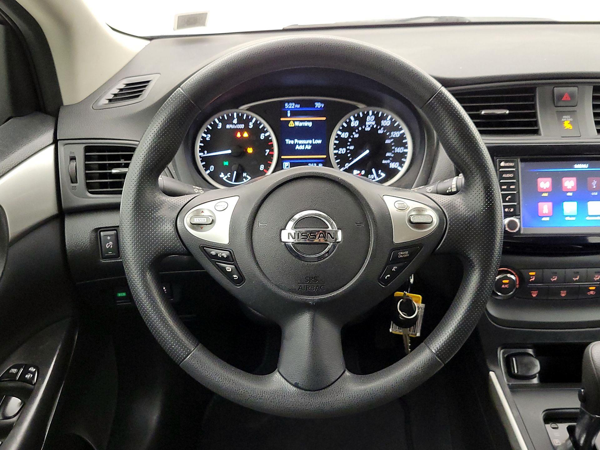 Thumbnail: 2019 Nissan Sentra - 10