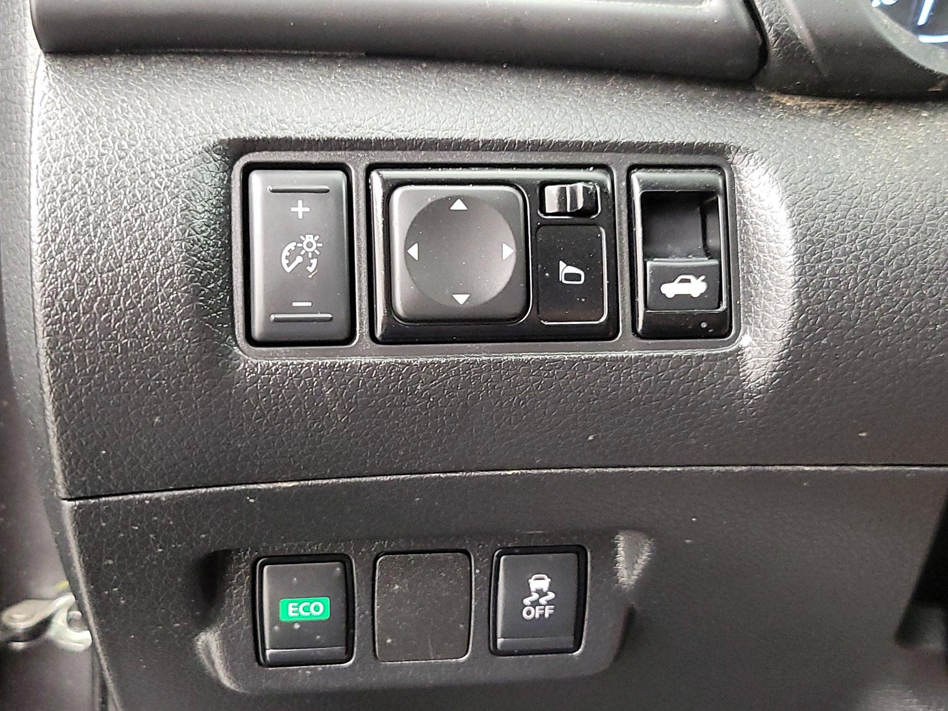 Thumbnail: 2019 Nissan Sentra - 13
