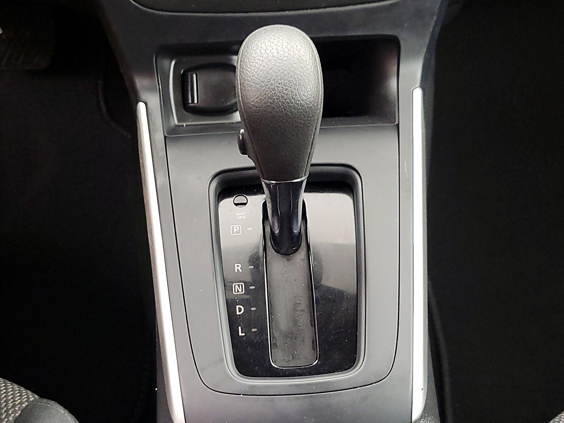 Thumbnail: 2019 Nissan Sentra - 17
