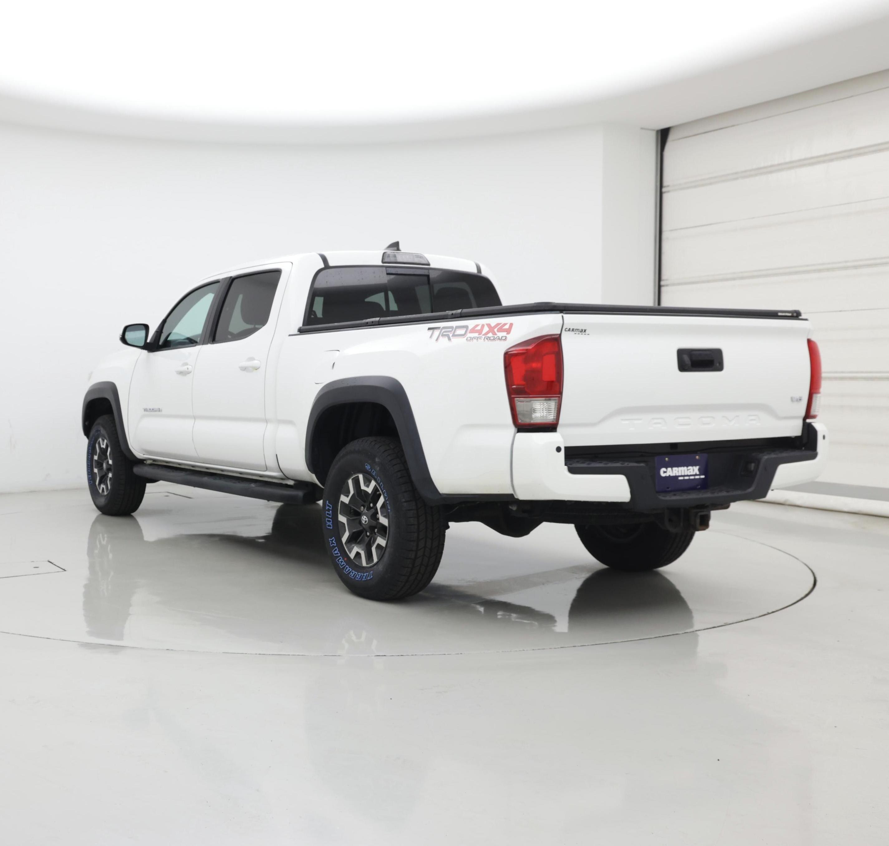 Thumbnail: 2017 Toyota Tacoma - 2