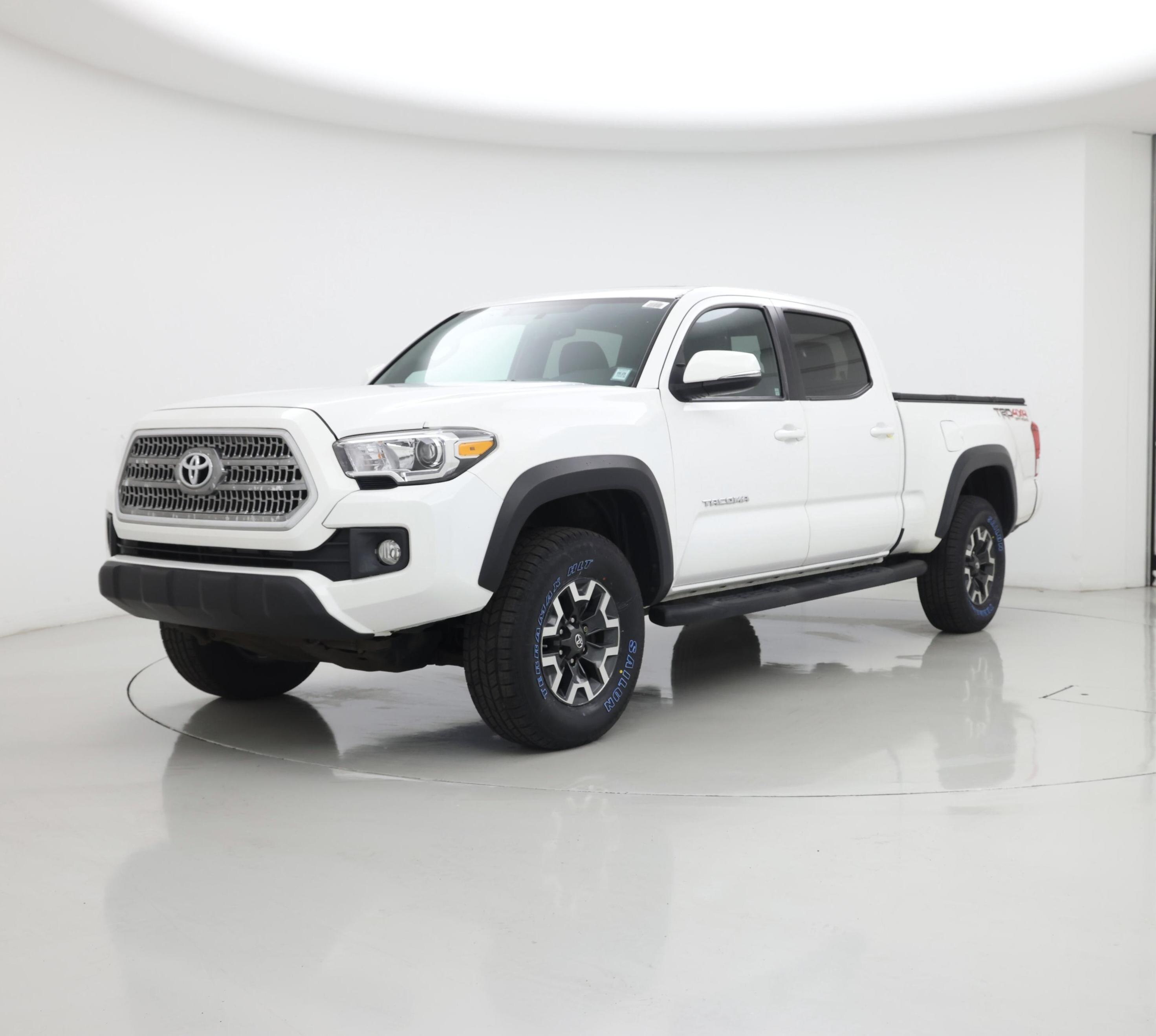Thumbnail: 2017 Toyota Tacoma - 4