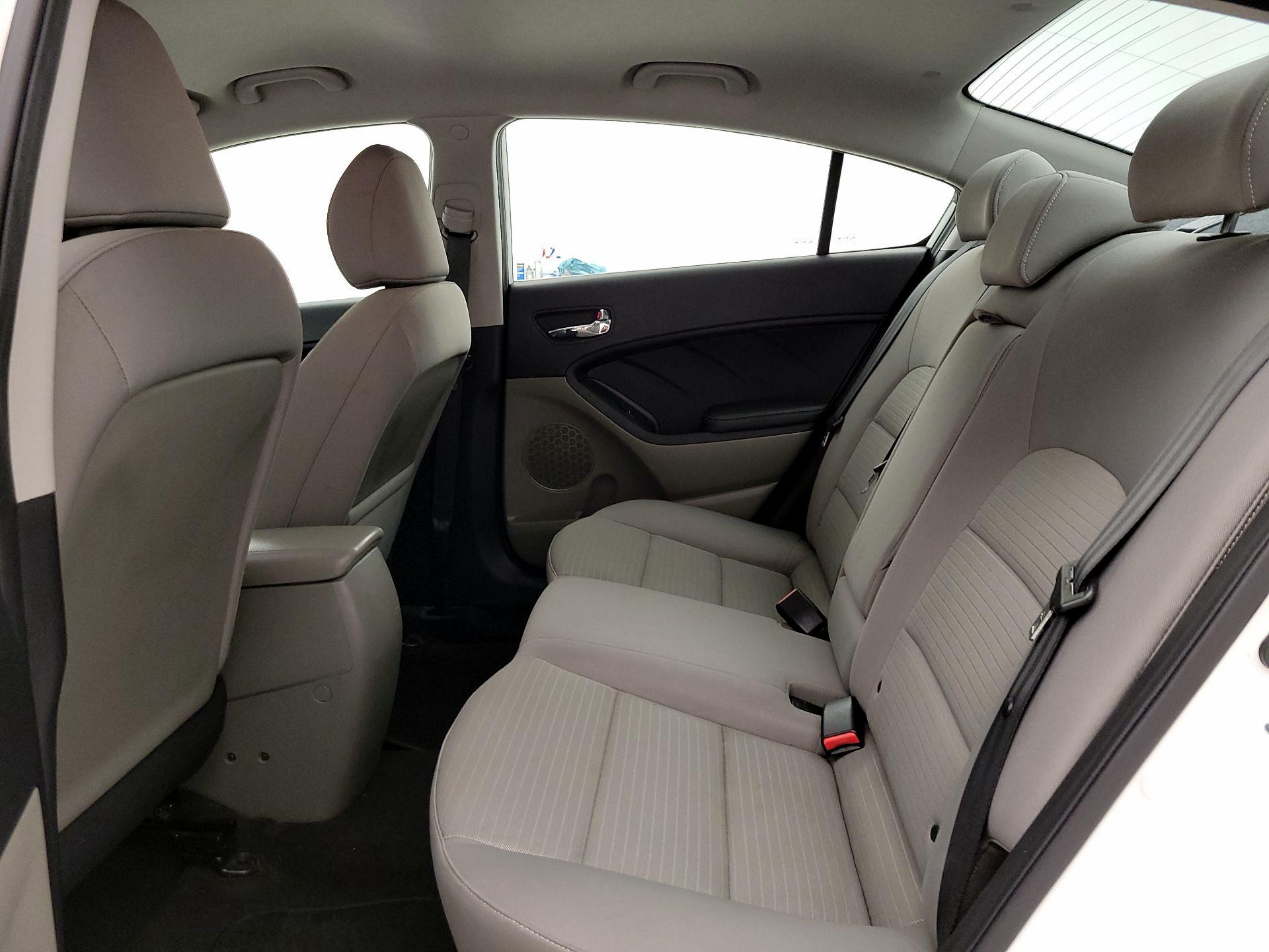 Thumbnail: 2016 Kia Forte - 19
