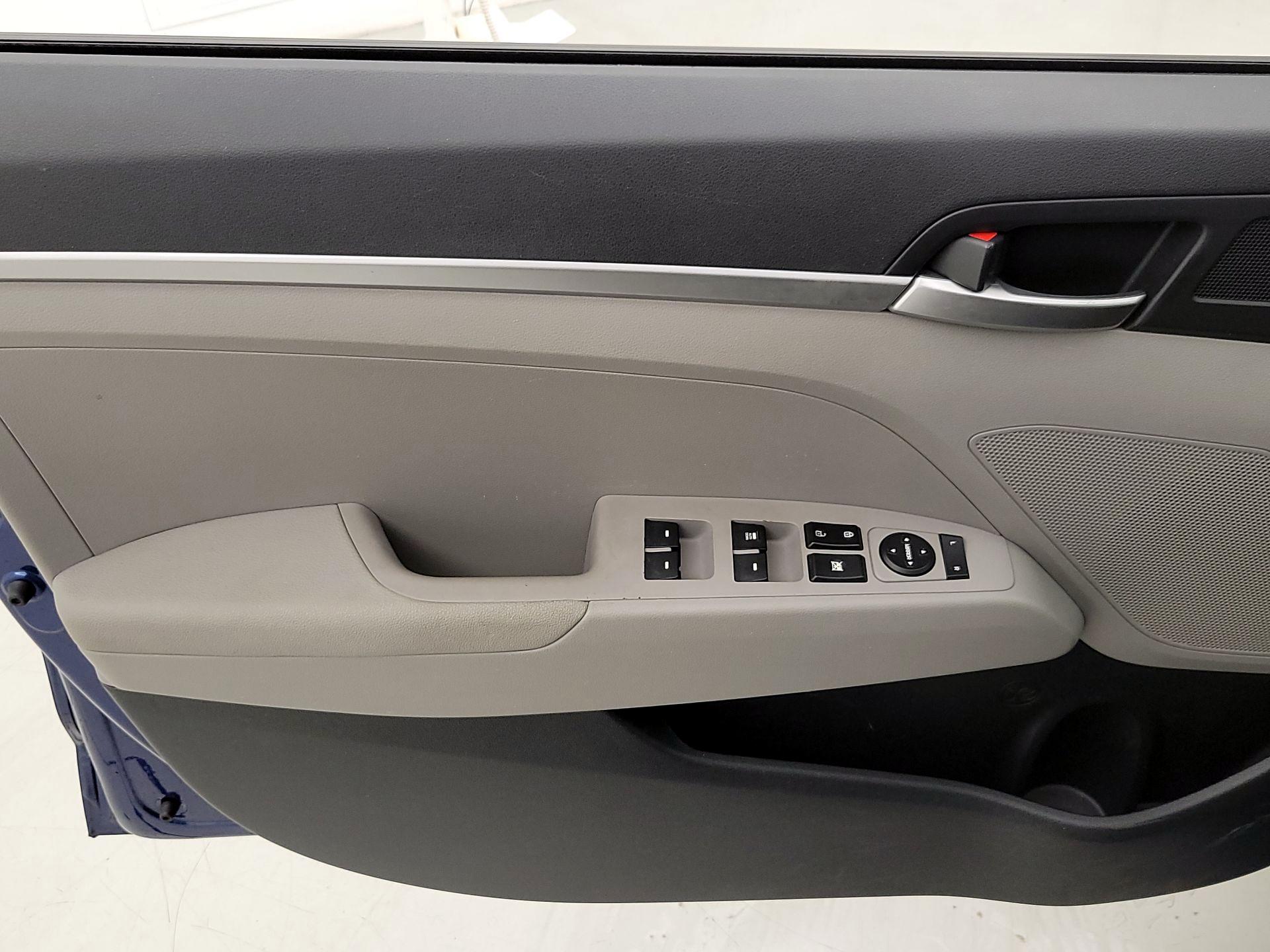 Thumbnail: 2019 Hyundai Elantra - 12