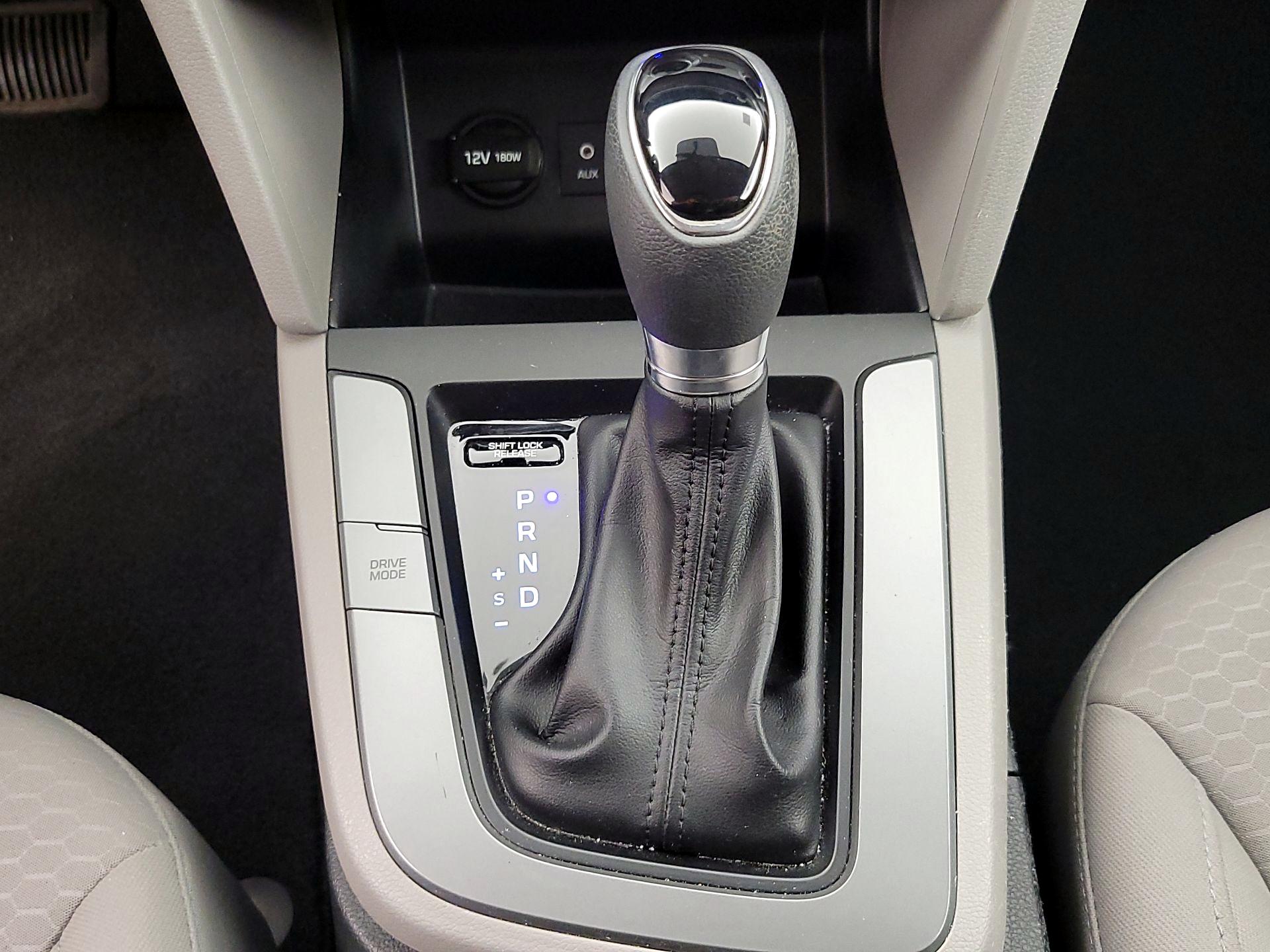 Thumbnail: 2019 Hyundai Elantra - 17