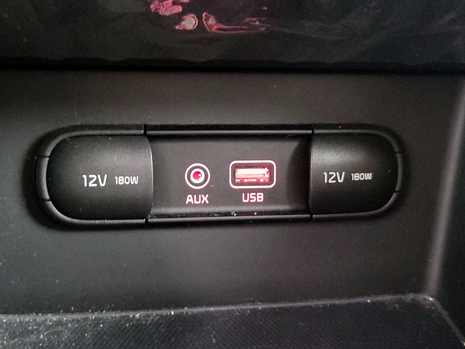 Thumbnail: 2017 Kia Niro - 18