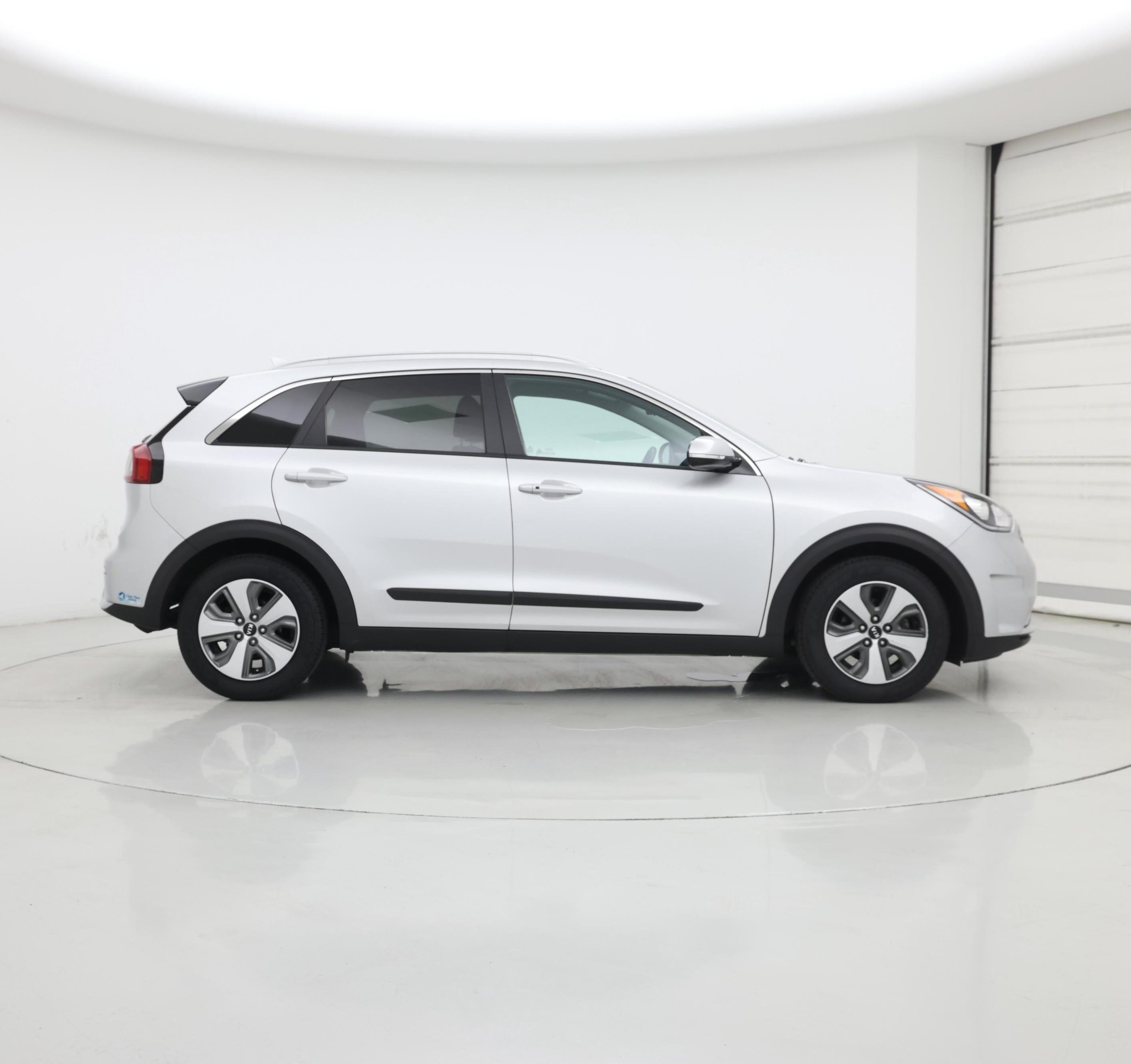 Thumbnail: 2017 Kia Niro - 7