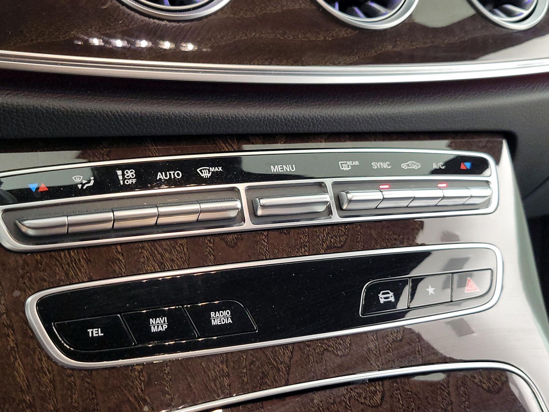 Thumbnail: 2021 Mercedes-Benz E-Class - 17