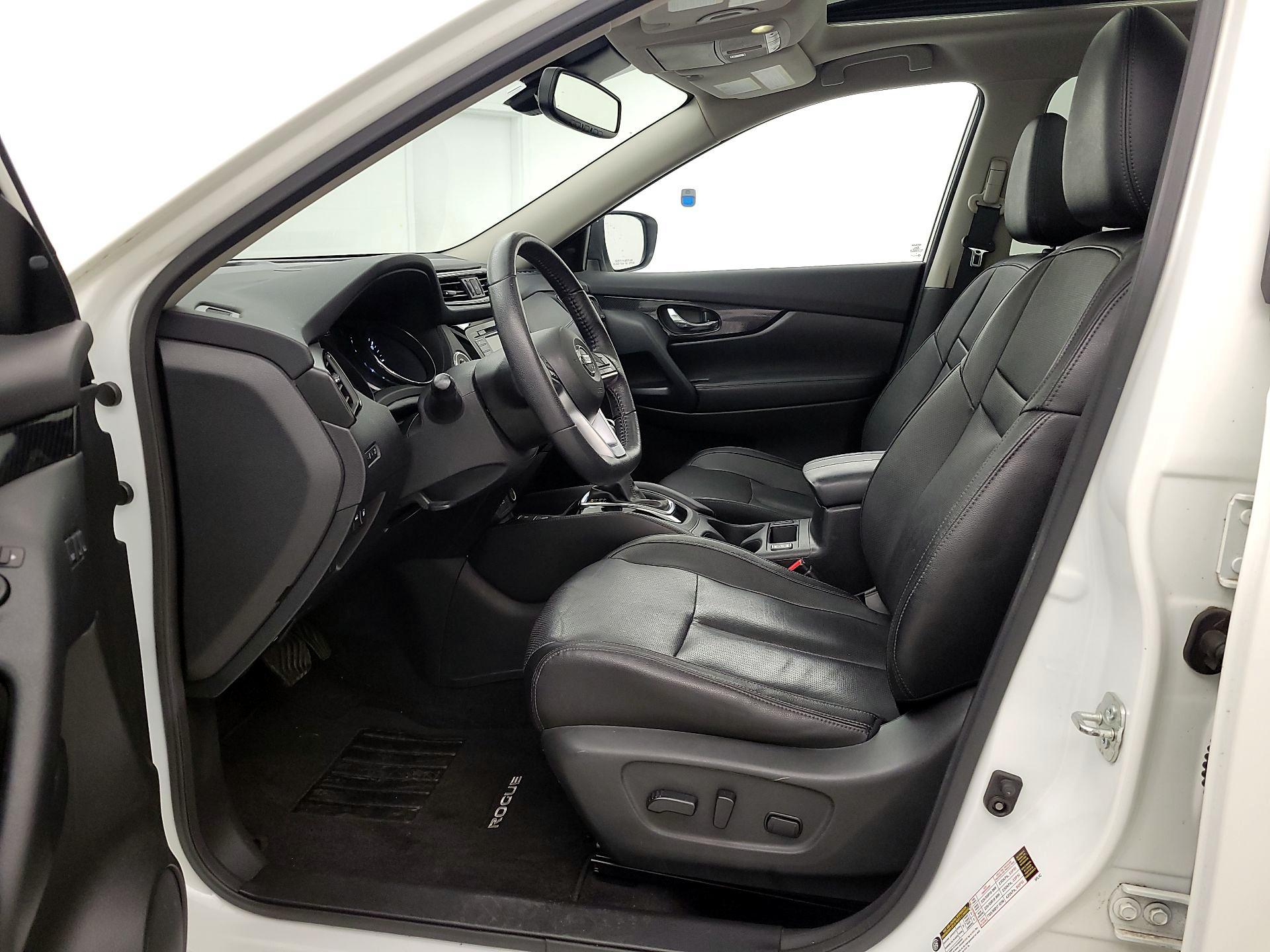 Thumbnail: 2020 Nissan Rogue - 11