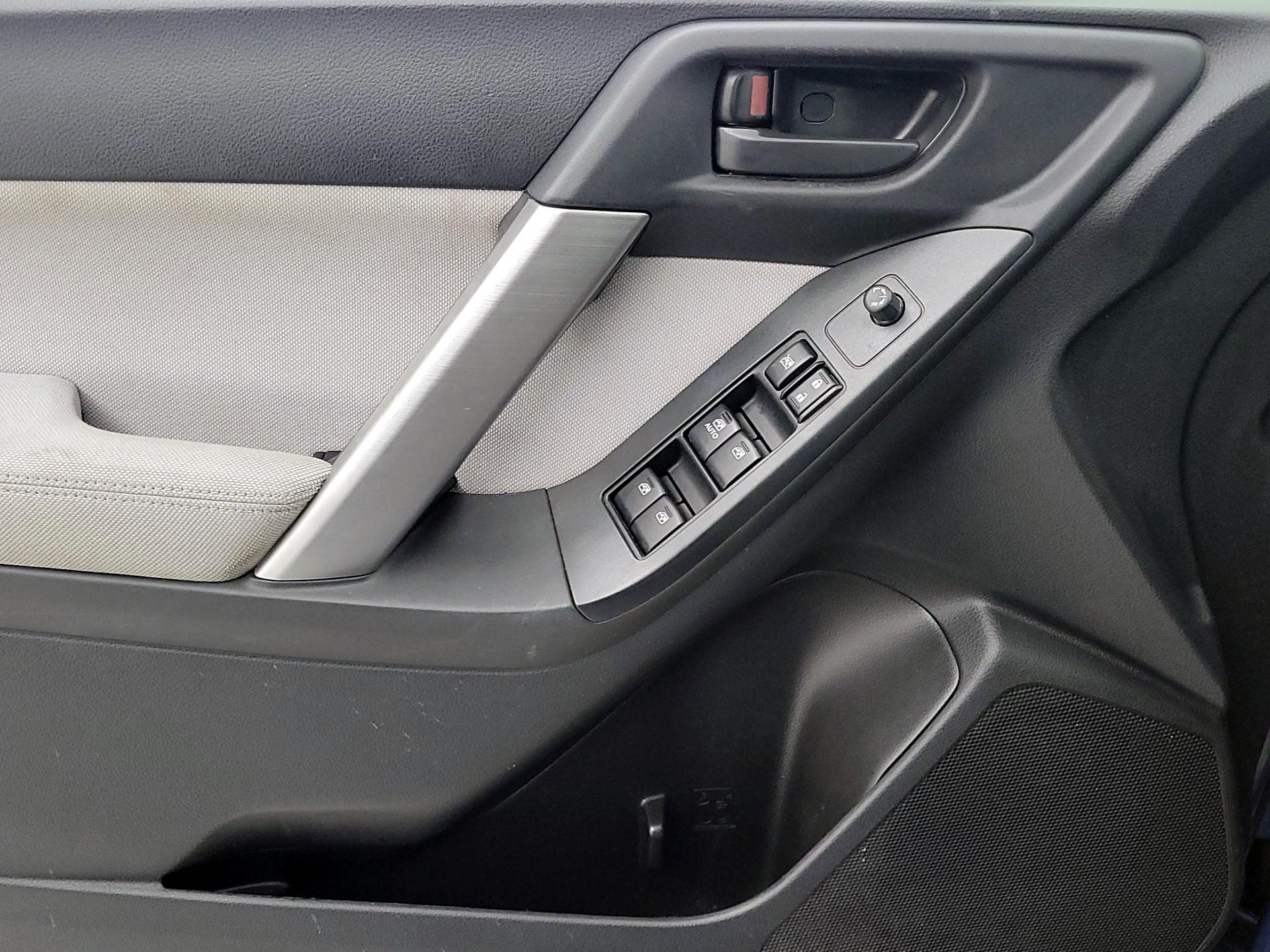 Thumbnail: 2015 Subaru Forester - 12
