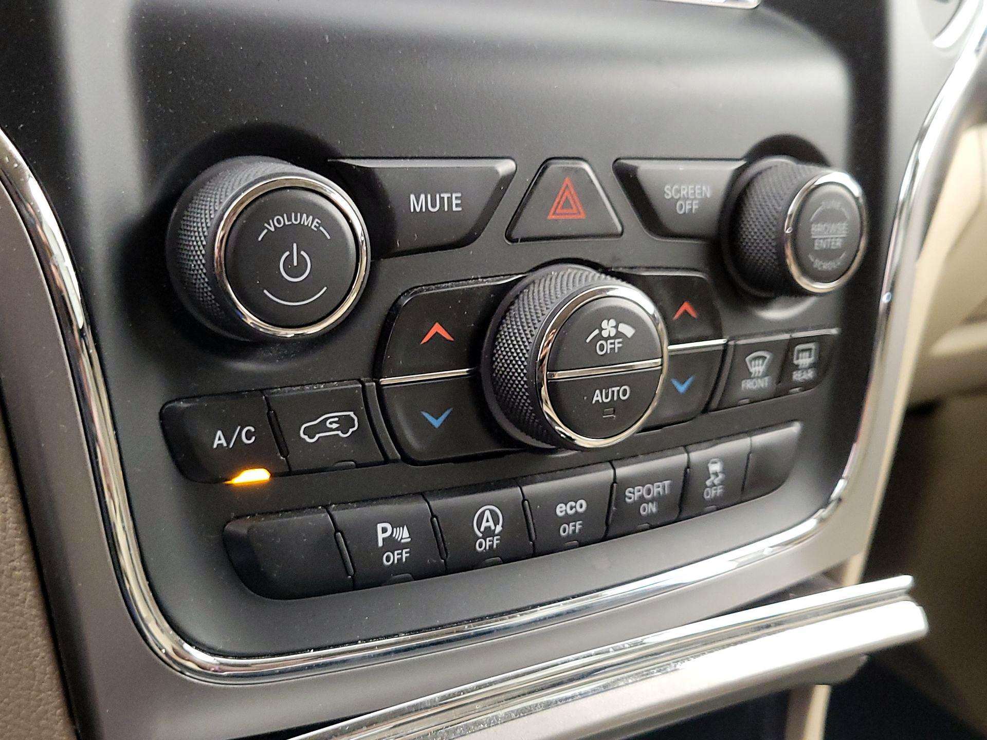 Thumbnail: 2019 Jeep Grand Cherokee - 15