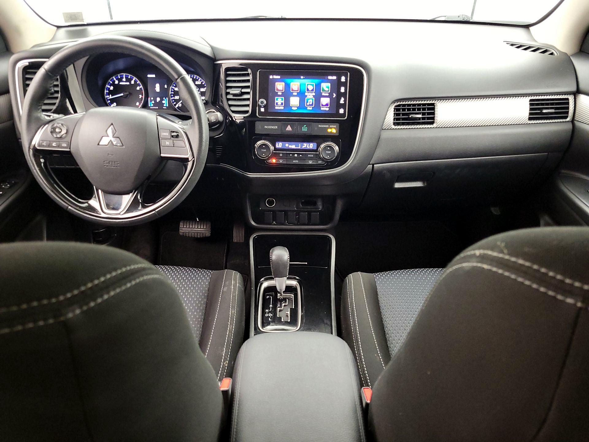 Thumbnail: 2018 Mitsubishi Outlander - 9