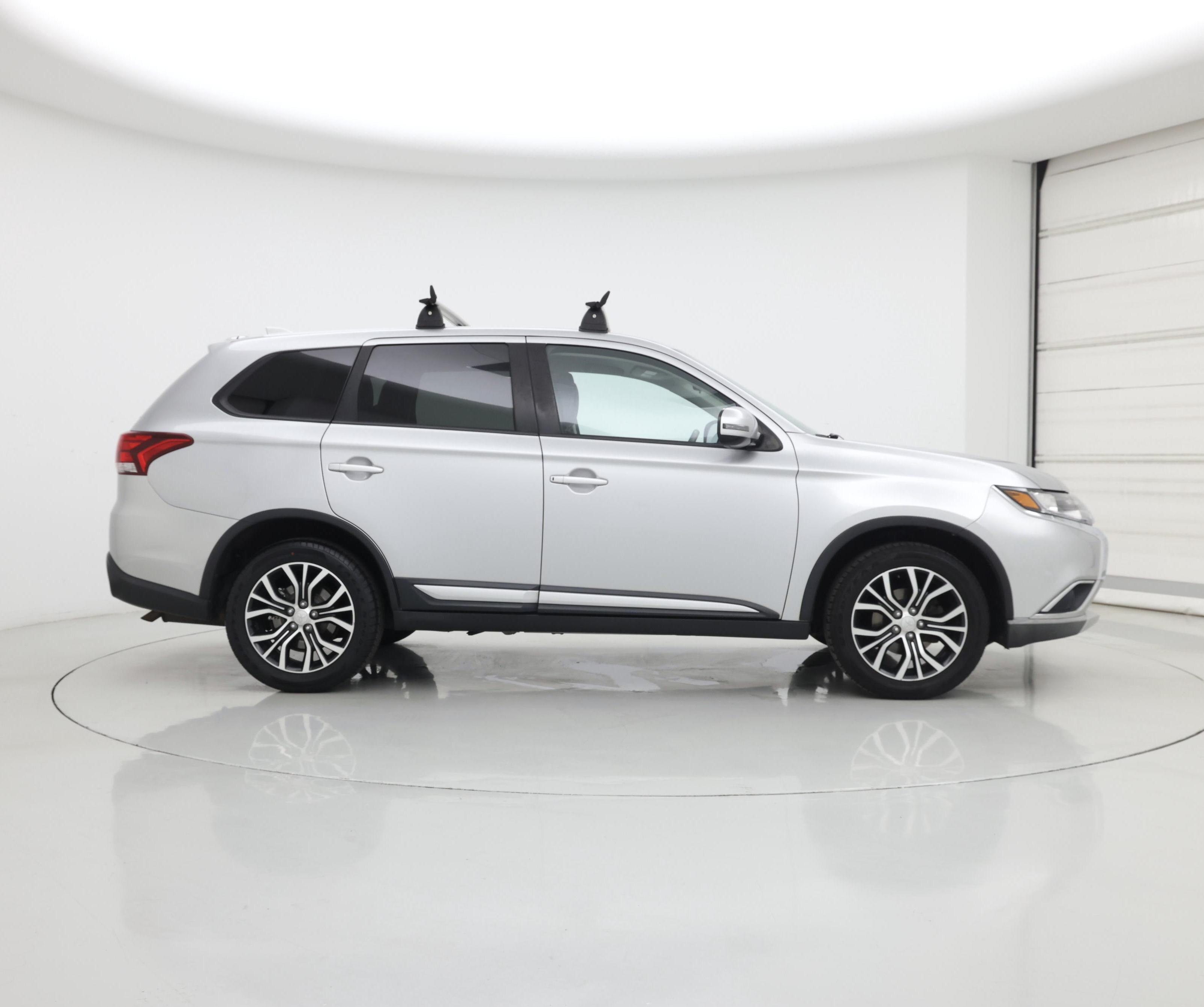 Thumbnail: 2018 Mitsubishi Outlander - 7