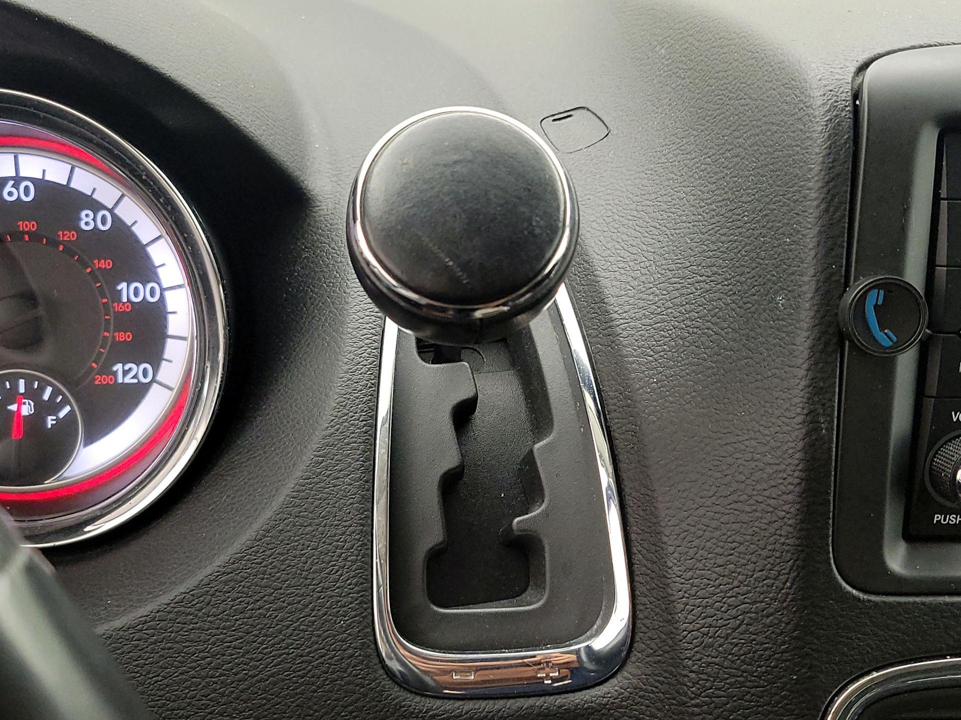 Thumbnail: 2016 Dodge Grand Caravan - 17