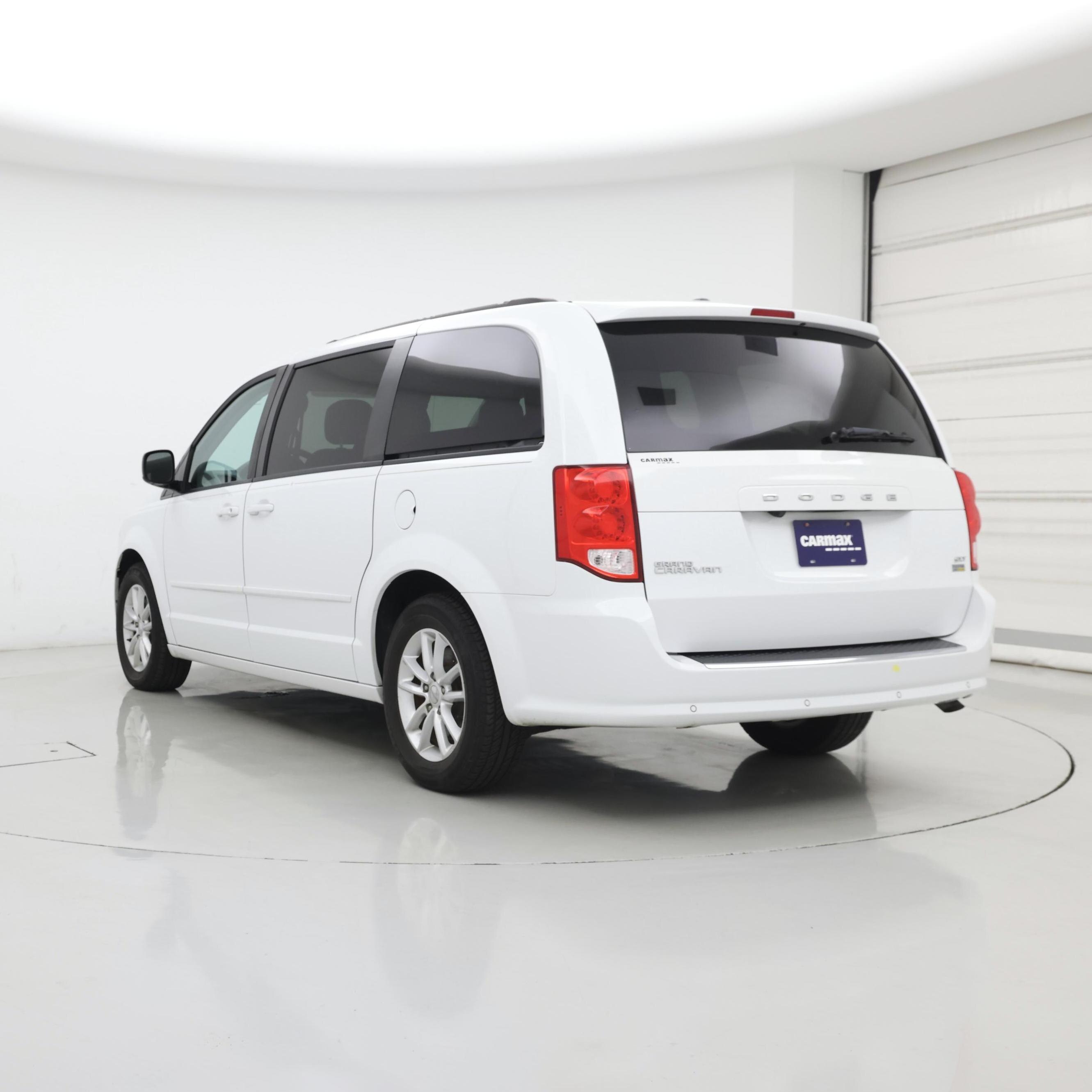 Thumbnail: 2016 Dodge Grand Caravan - 2