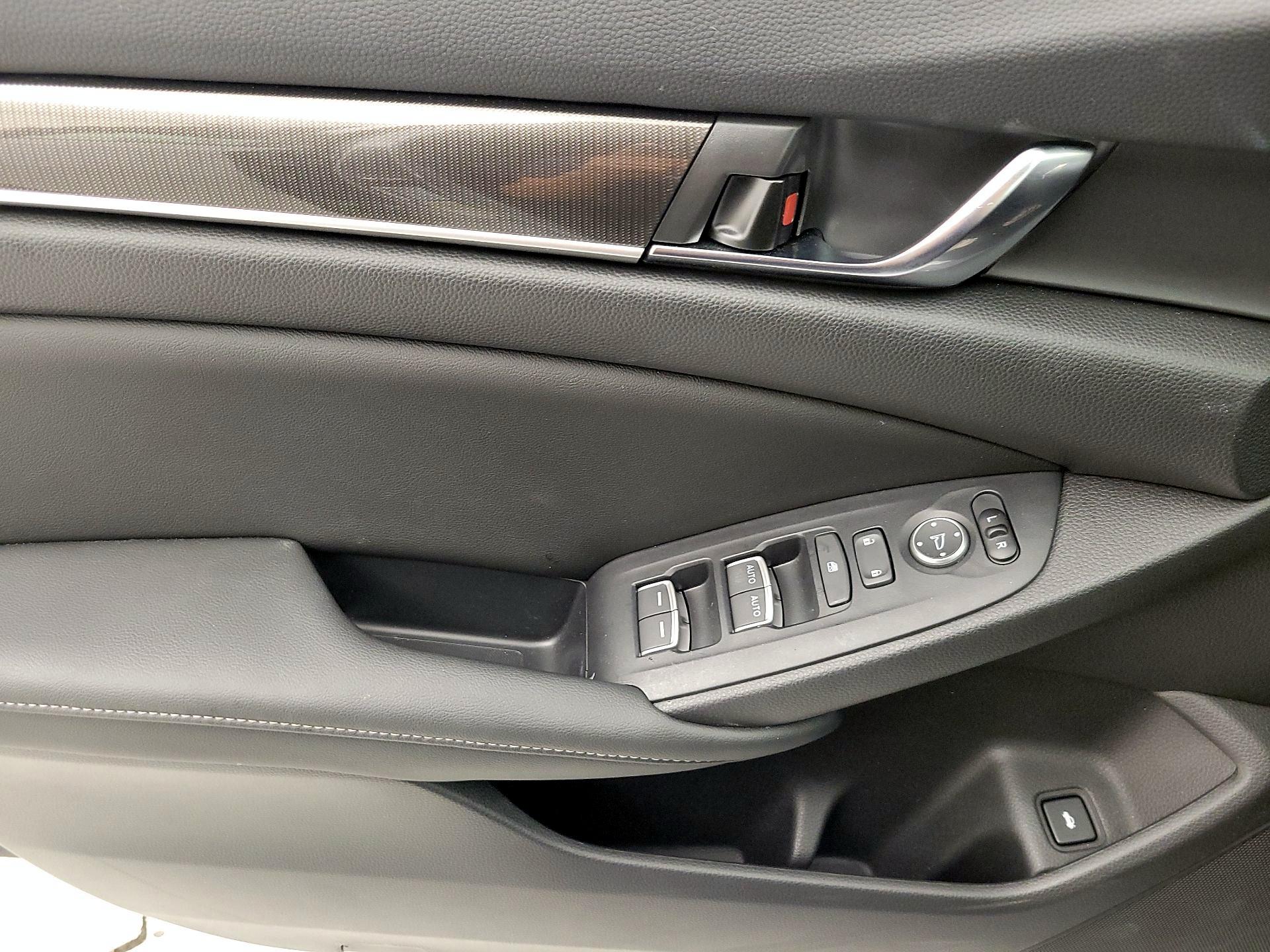 Thumbnail: 2019 Honda Accord - 12