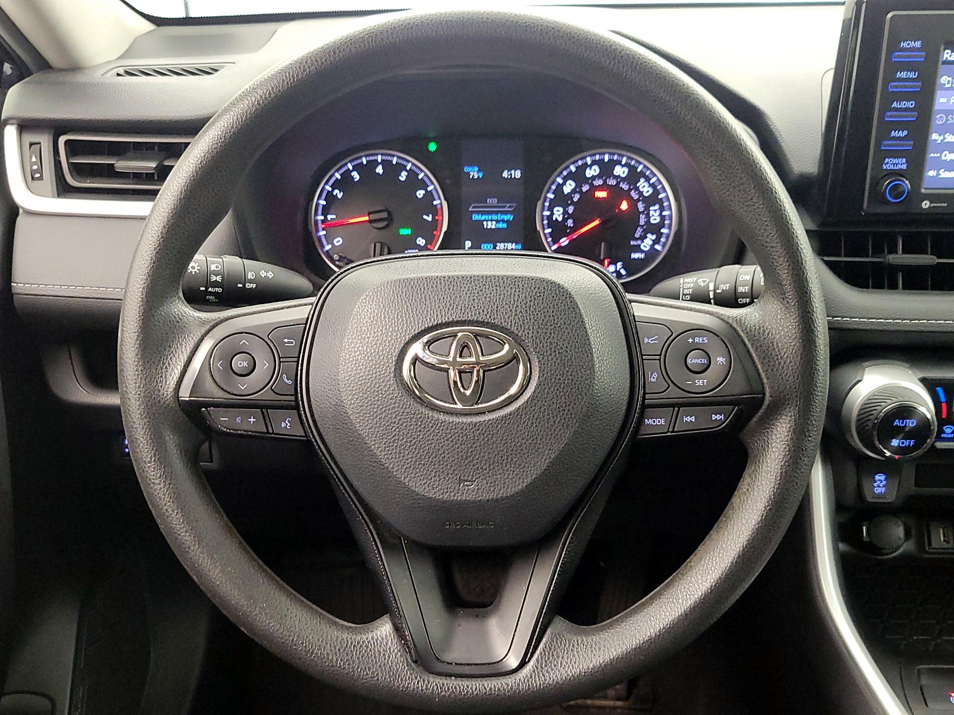 Thumbnail: 2021 Toyota RAV4 - 10