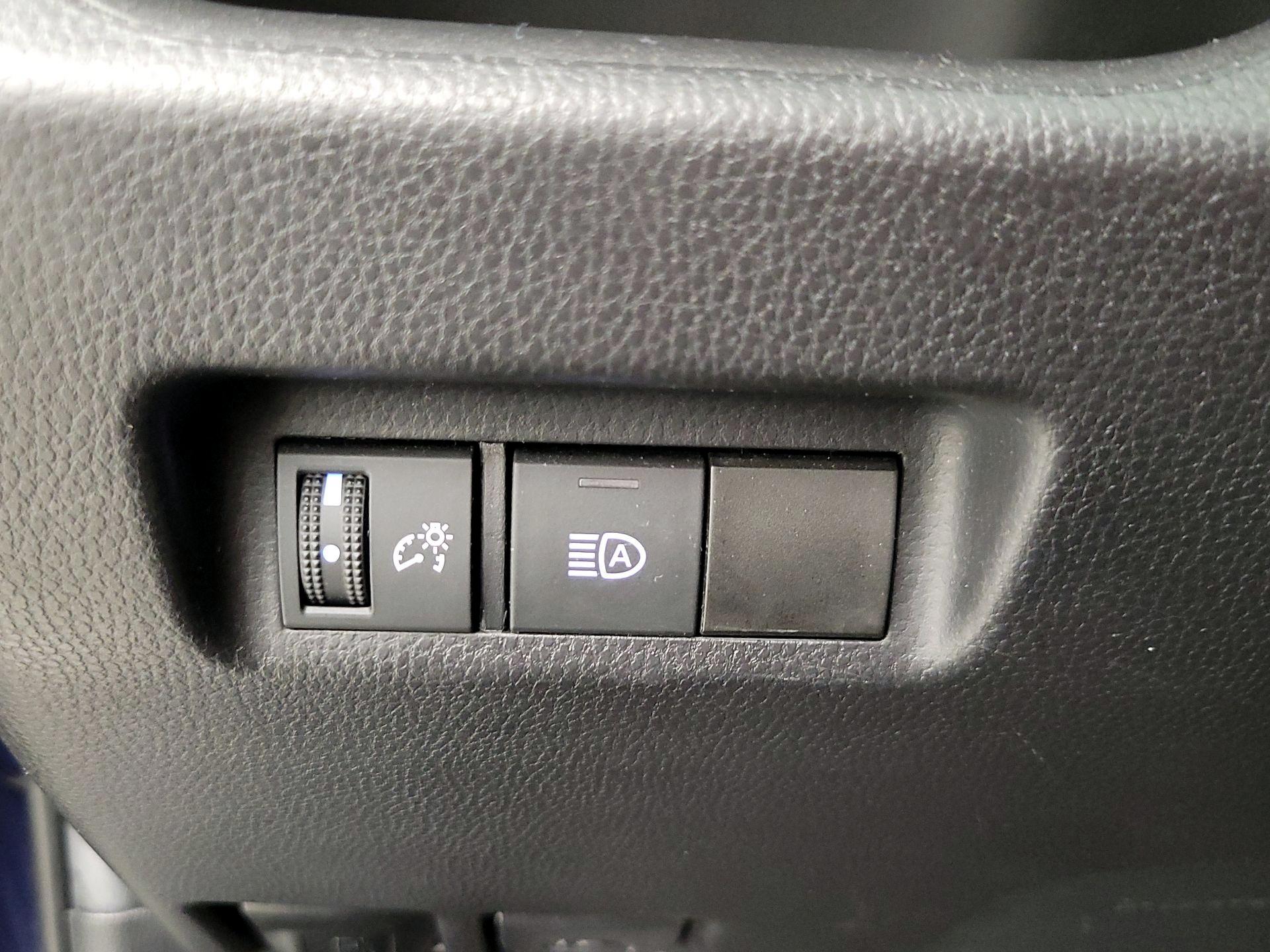 Thumbnail: 2021 Toyota RAV4 - 13