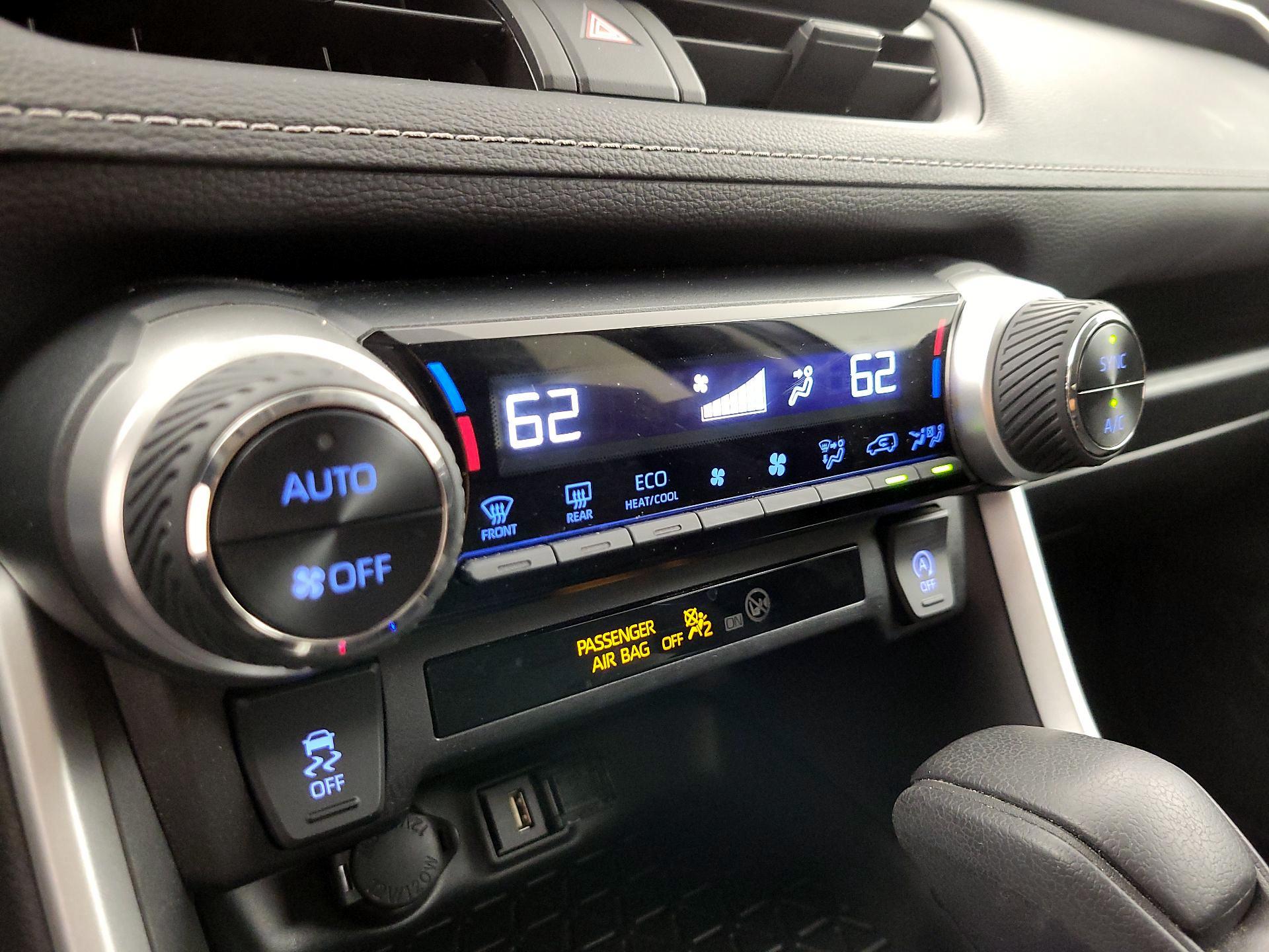 Thumbnail: 2021 Toyota RAV4 - 16
