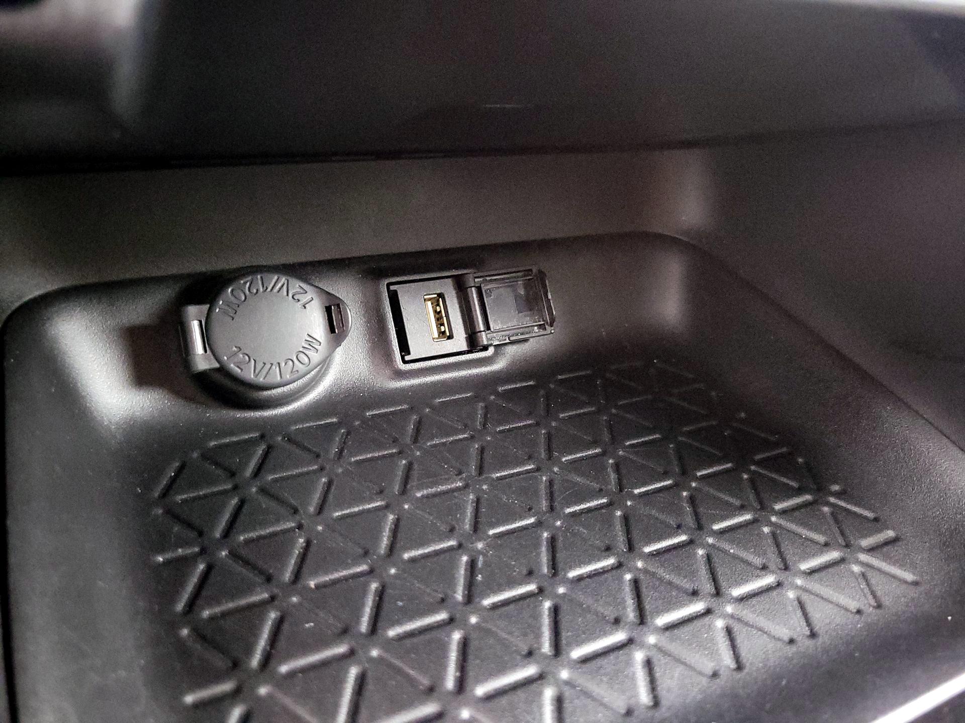 Thumbnail: 2021 Toyota RAV4 - 18