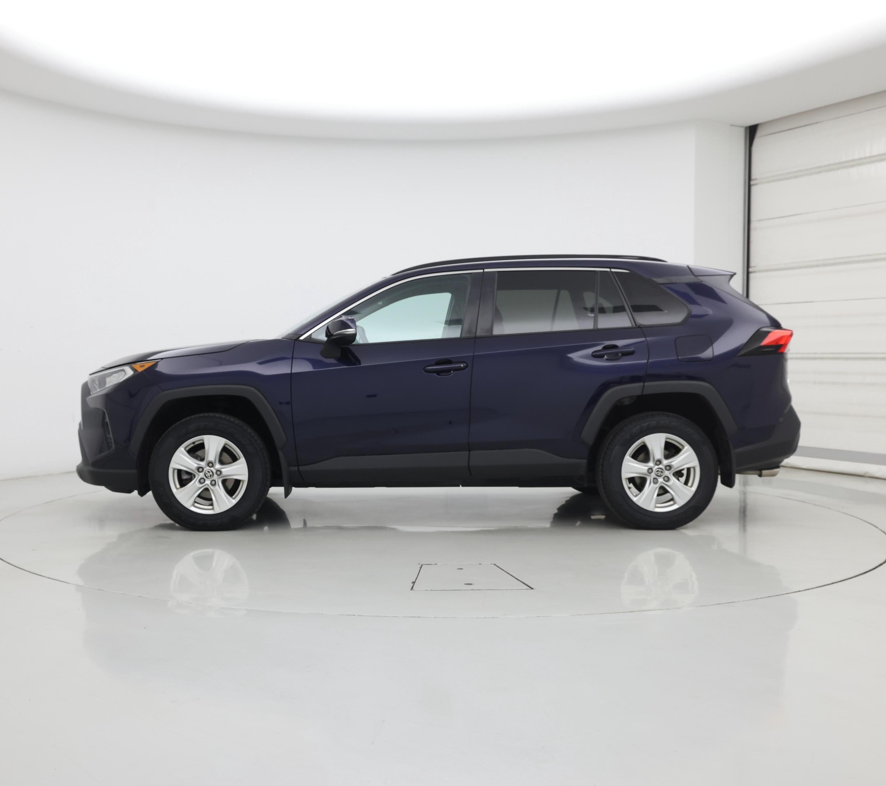 Thumbnail: 2021 Toyota RAV4 - 3
