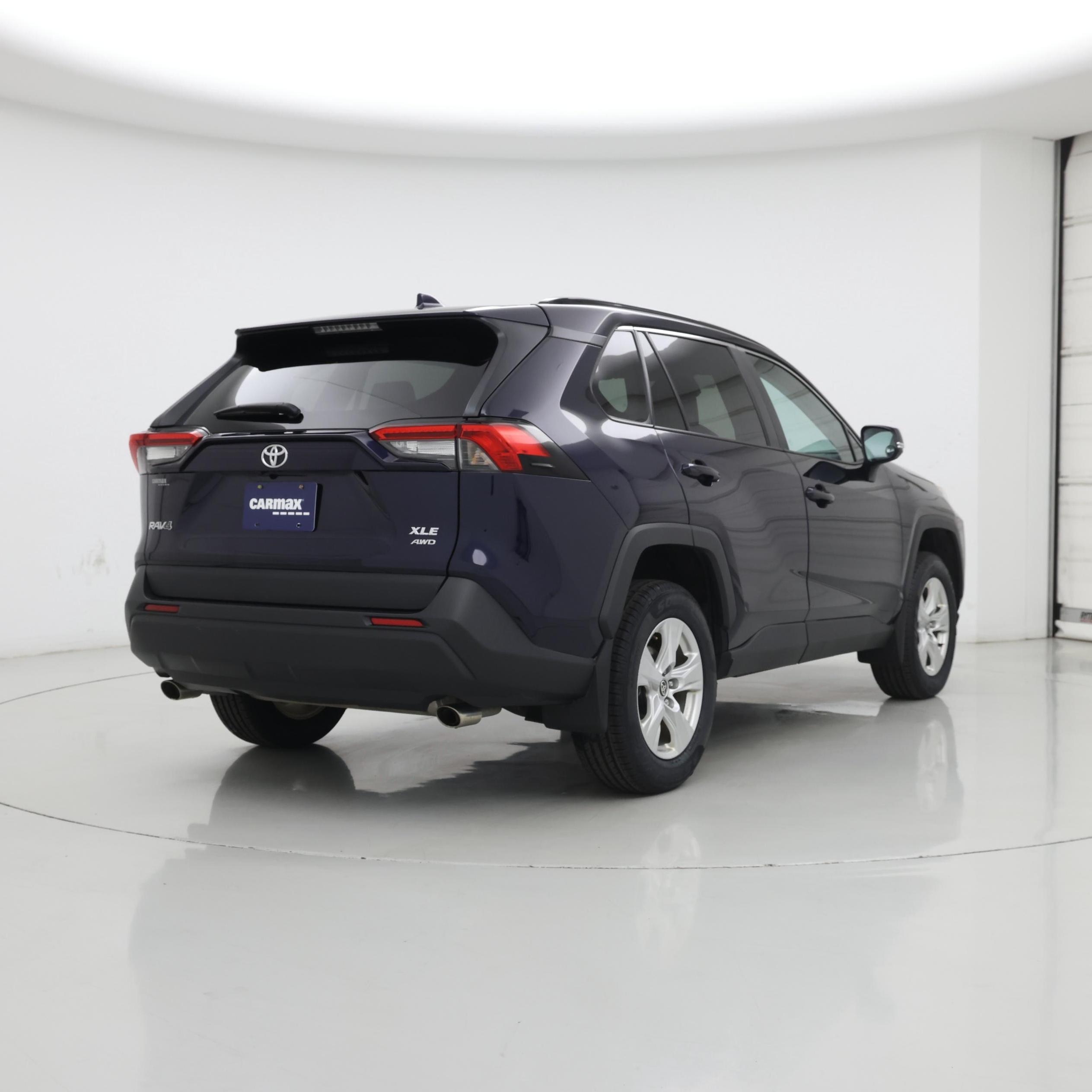 Thumbnail: 2021 Toyota RAV4 - 8