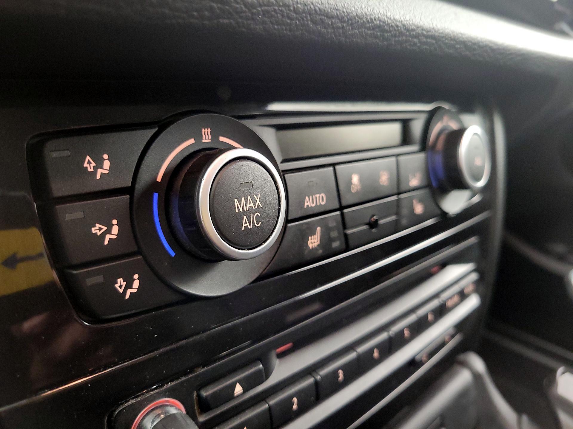 Thumbnail: 2014 BMW X1 - 17