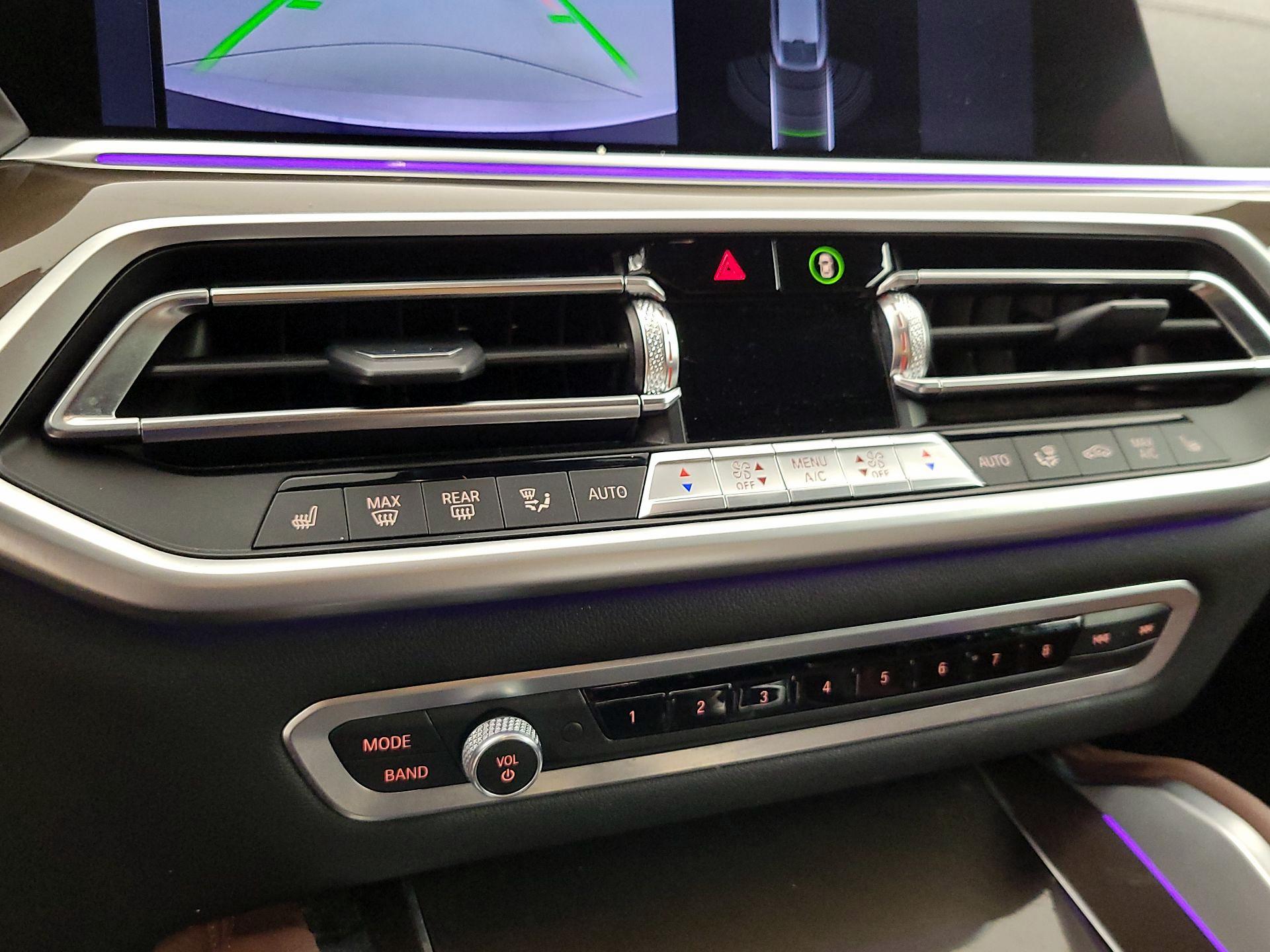 Thumbnail: 2022 BMW X6 - 17