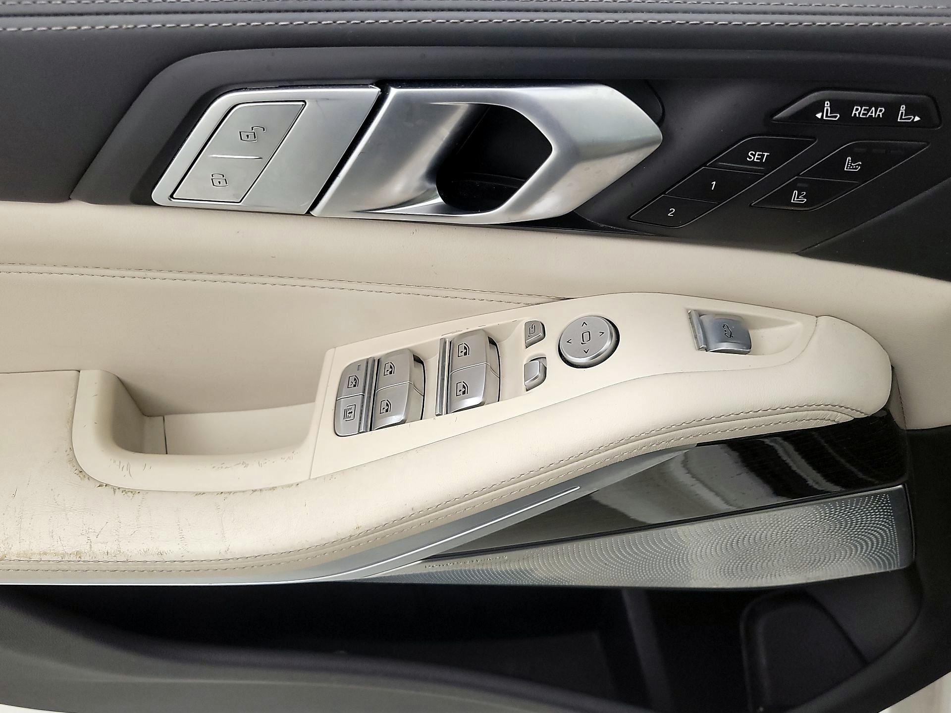 Thumbnail: 2021 BMW X7 - 12