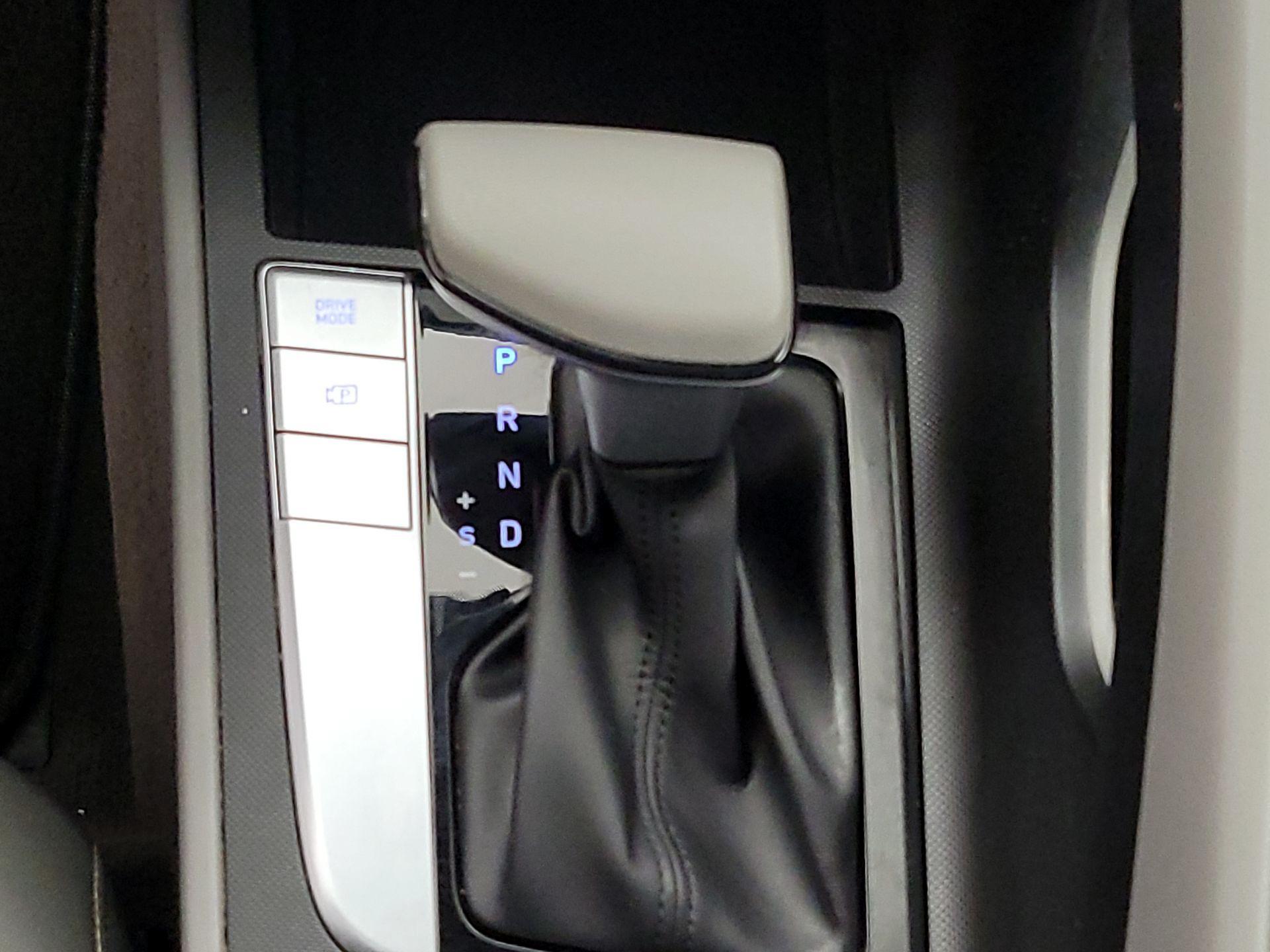 Thumbnail: 2021 Hyundai Elantra - 17