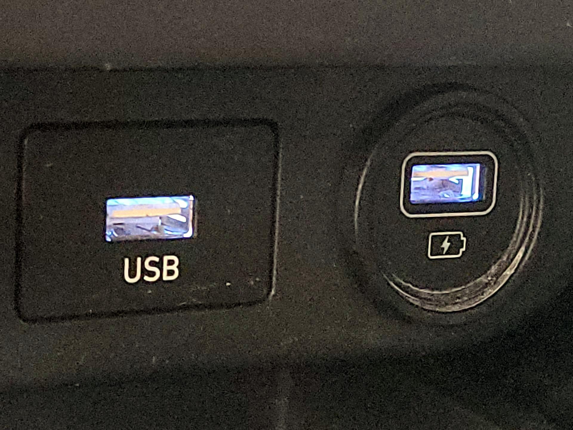 Thumbnail: 2021 Hyundai Elantra - 18
