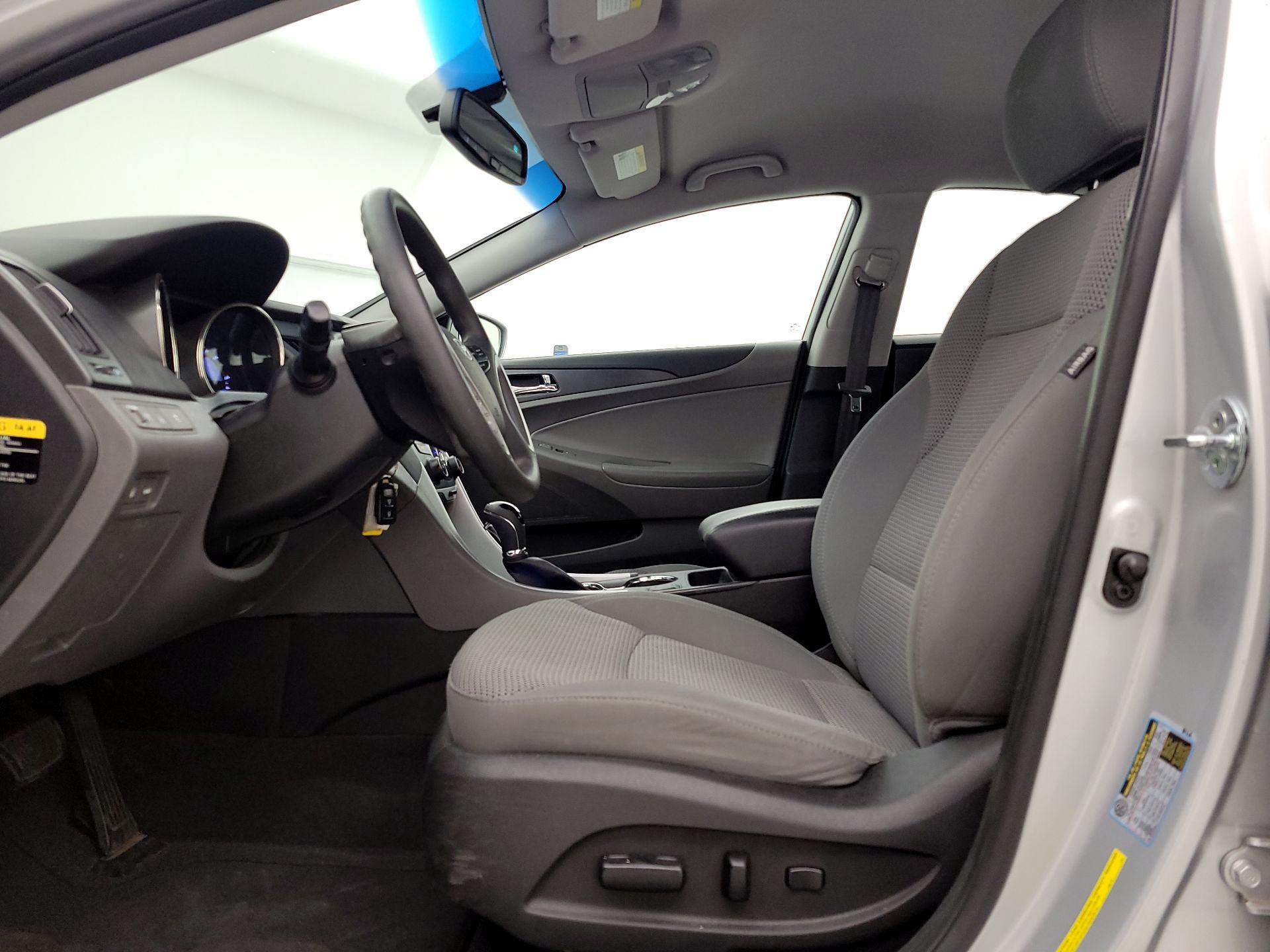 Thumbnail: 2013 Hyundai Sonata - 11