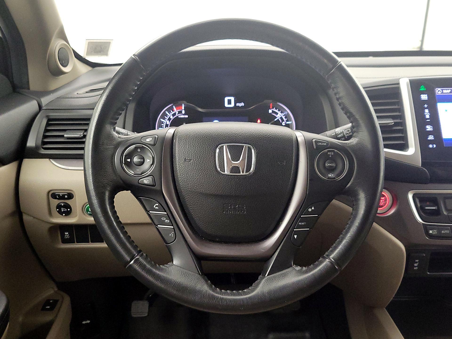 Thumbnail: 2016 Honda Pilot - 10