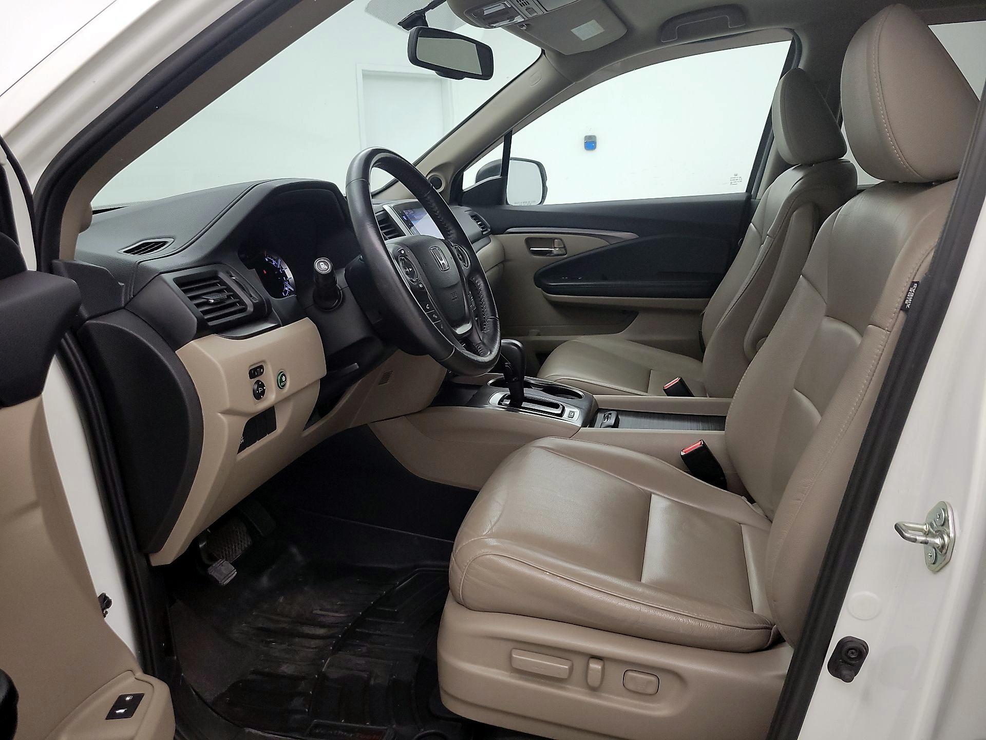 Thumbnail: 2016 Honda Pilot - 11