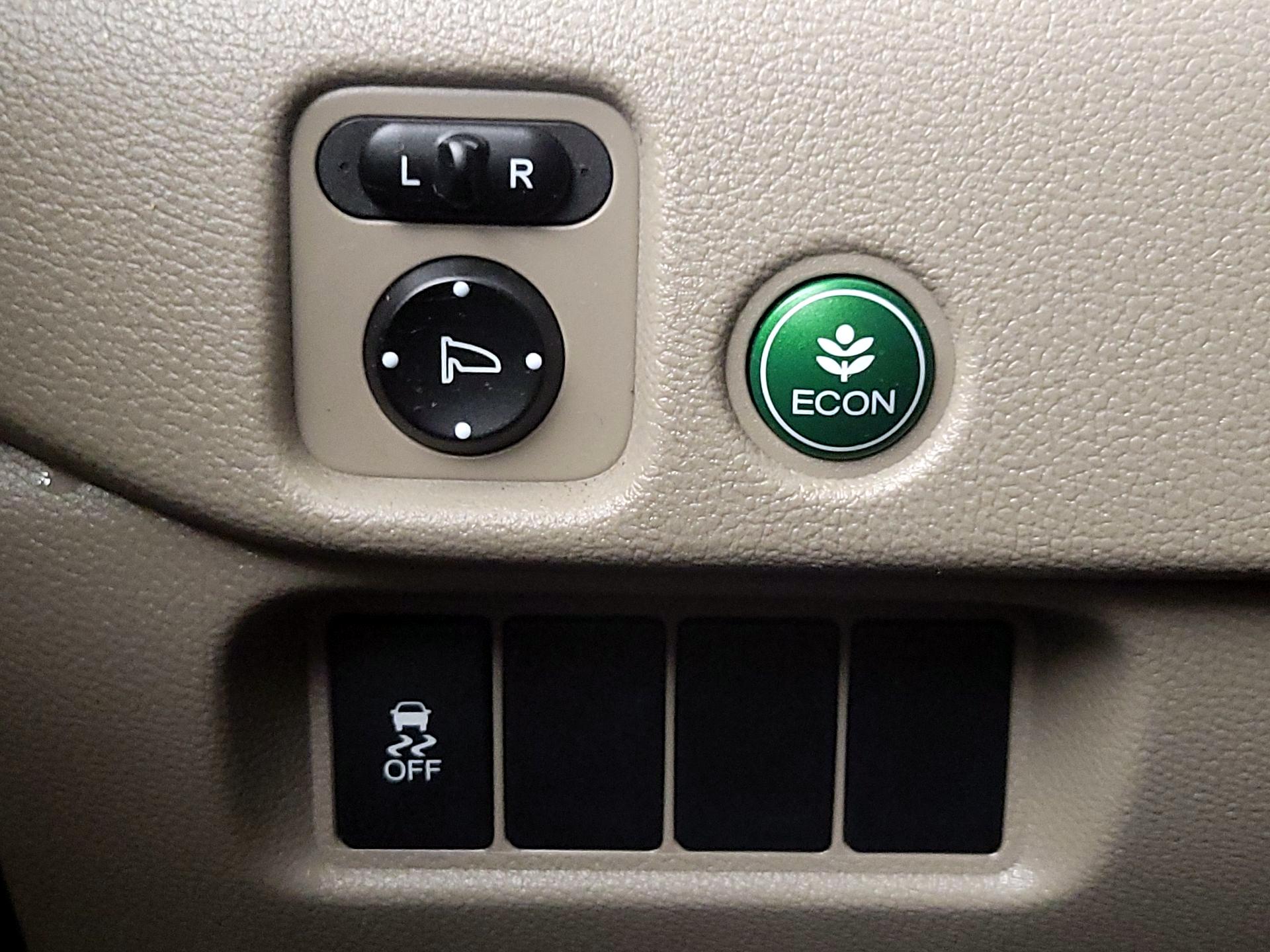 Thumbnail: 2016 Honda Pilot - 13