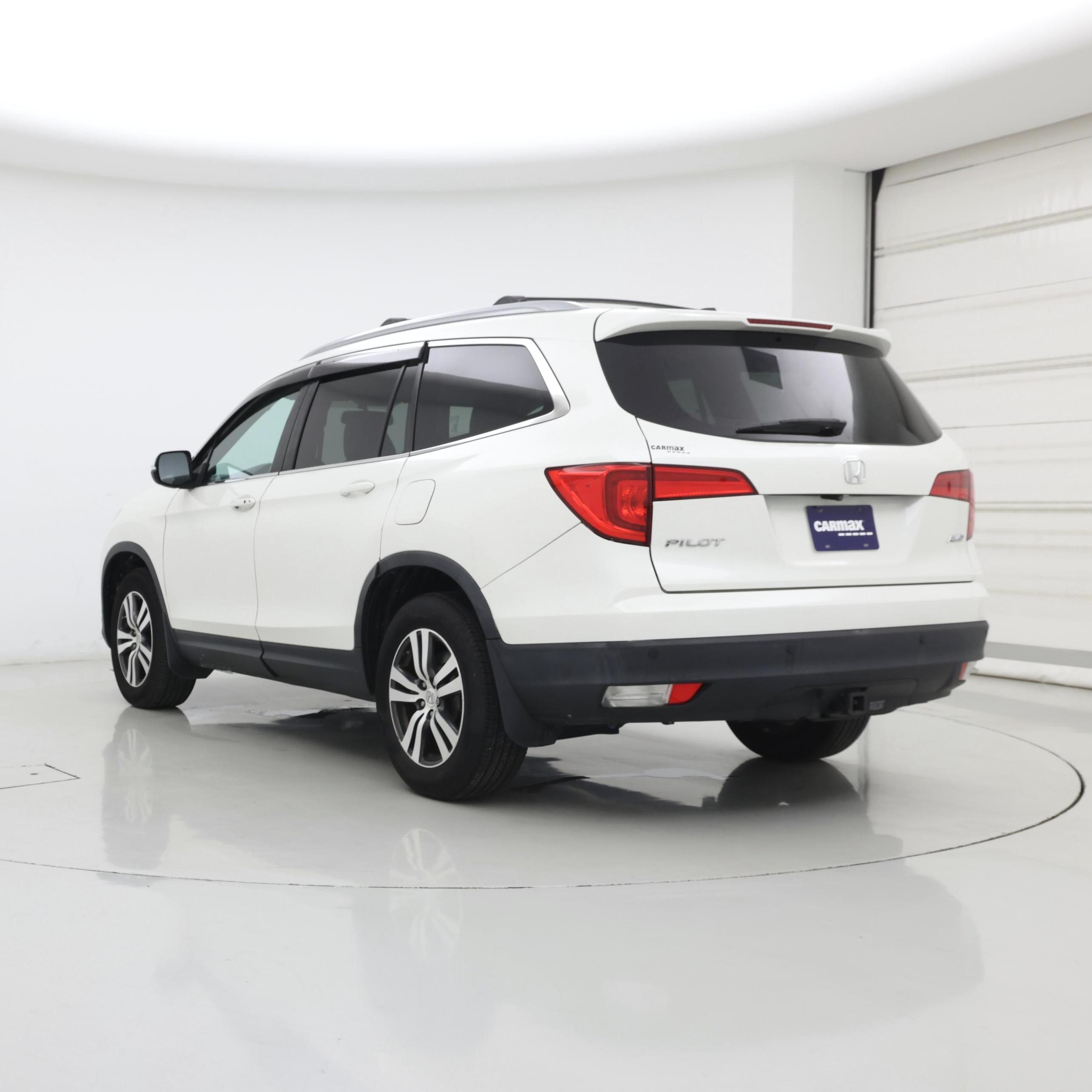 Thumbnail: 2016 Honda Pilot - 2