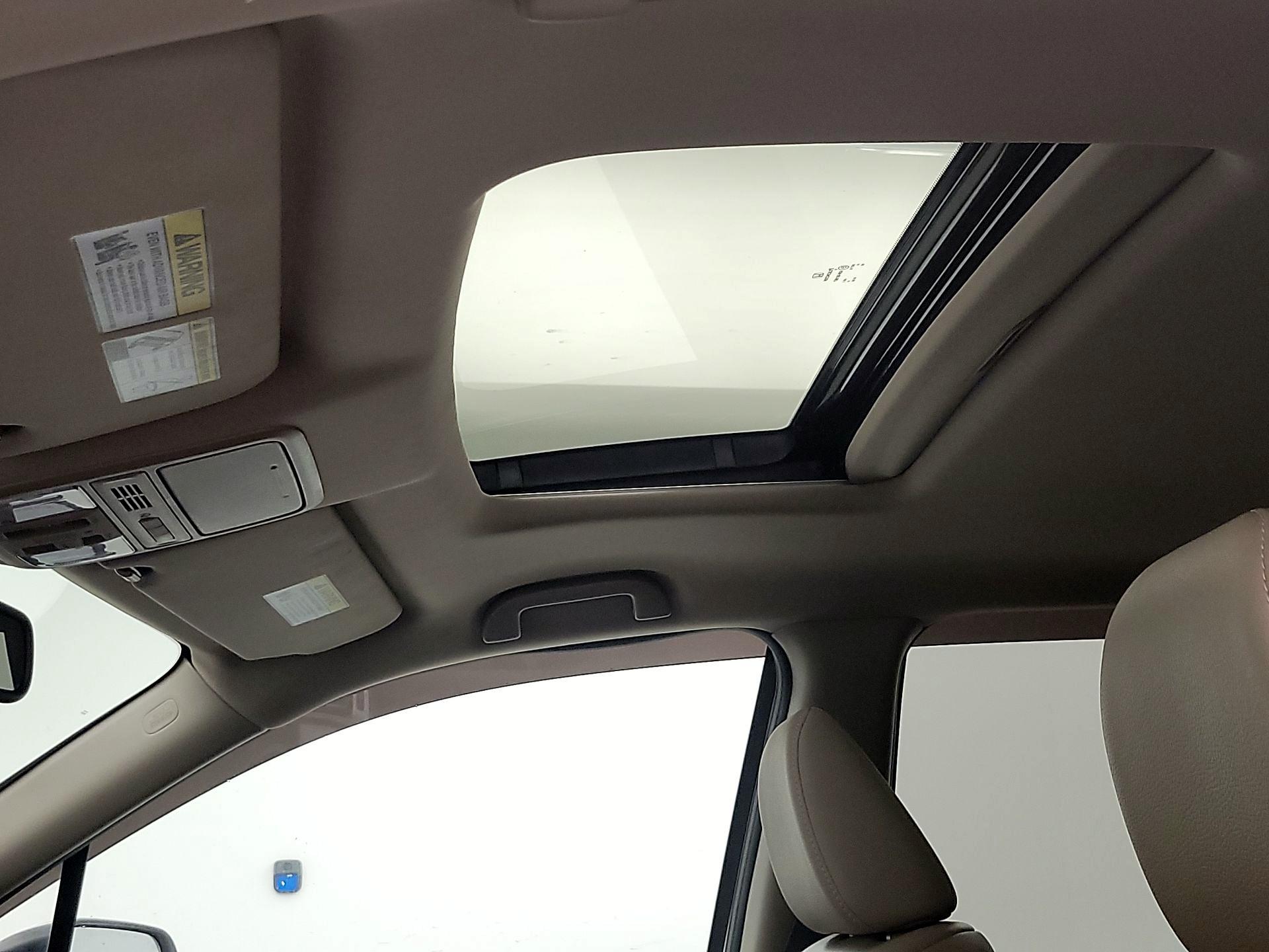 Thumbnail: 2016 Honda Pilot - 20