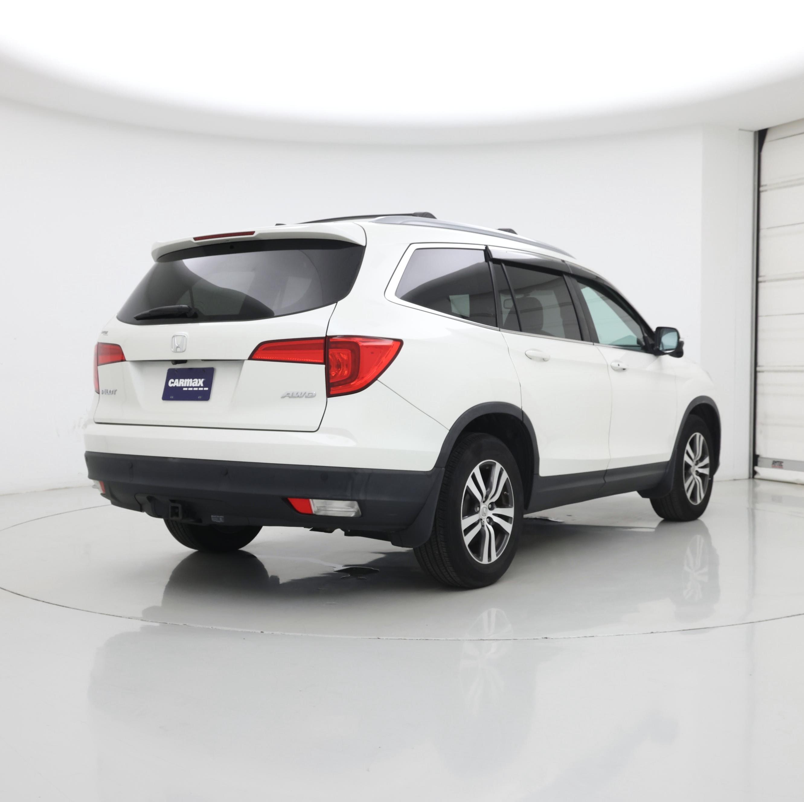 Thumbnail: 2016 Honda Pilot - 8