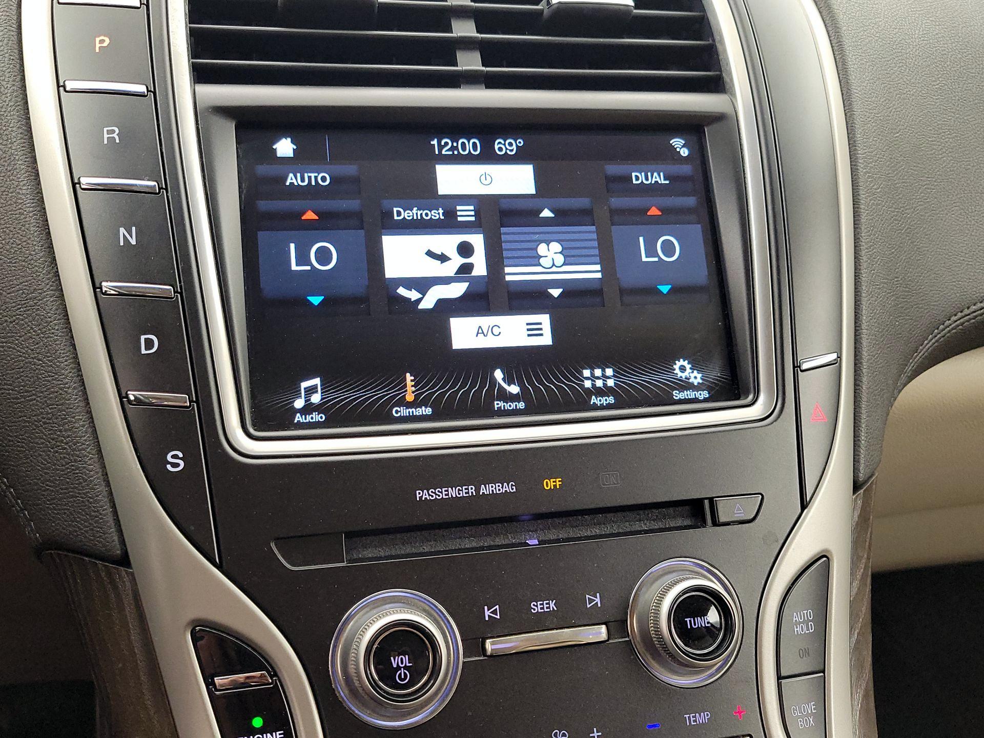 Thumbnail: 2016 Lincoln MKX - 16