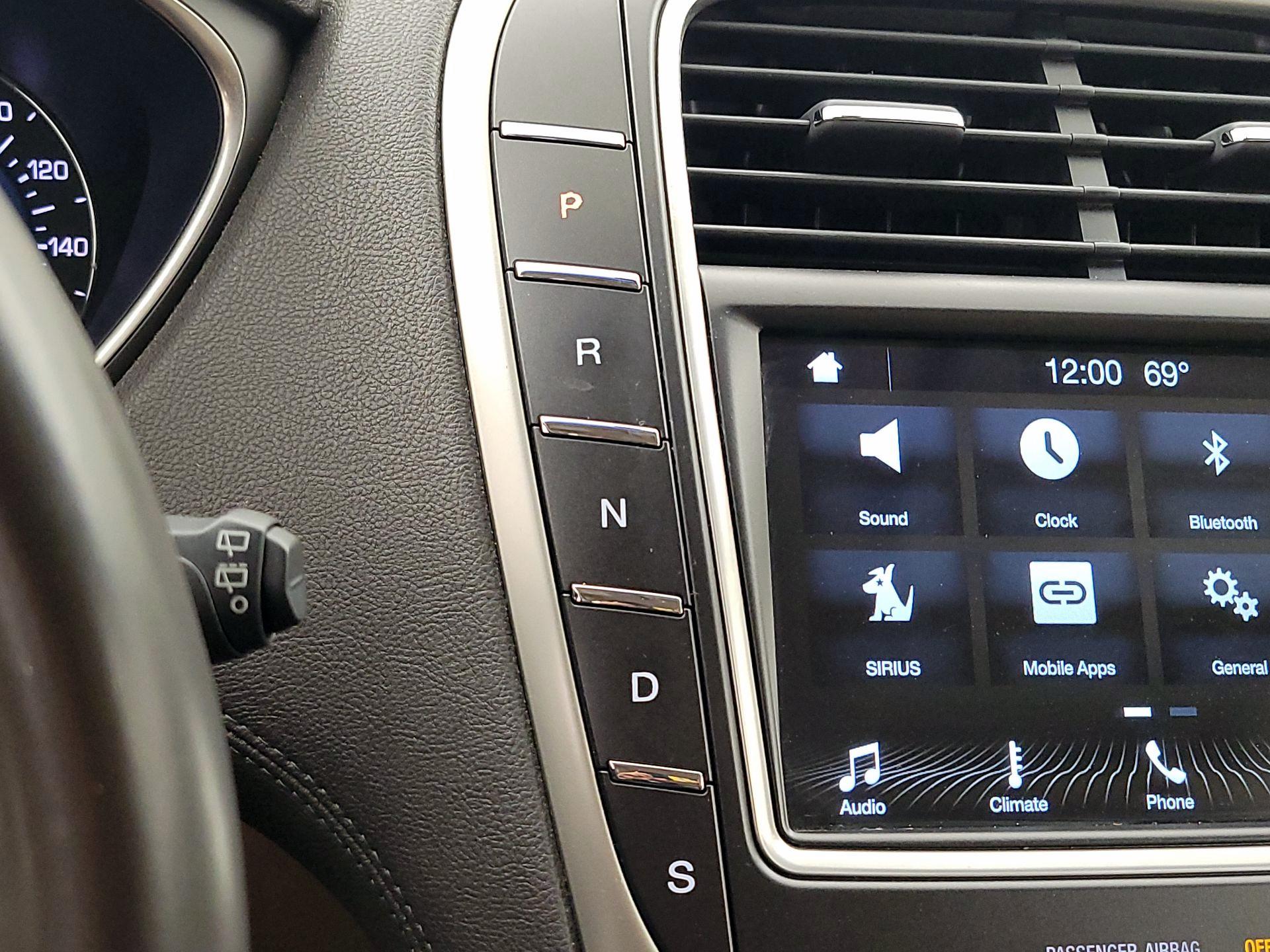 Thumbnail: 2016 Lincoln MKX - 17