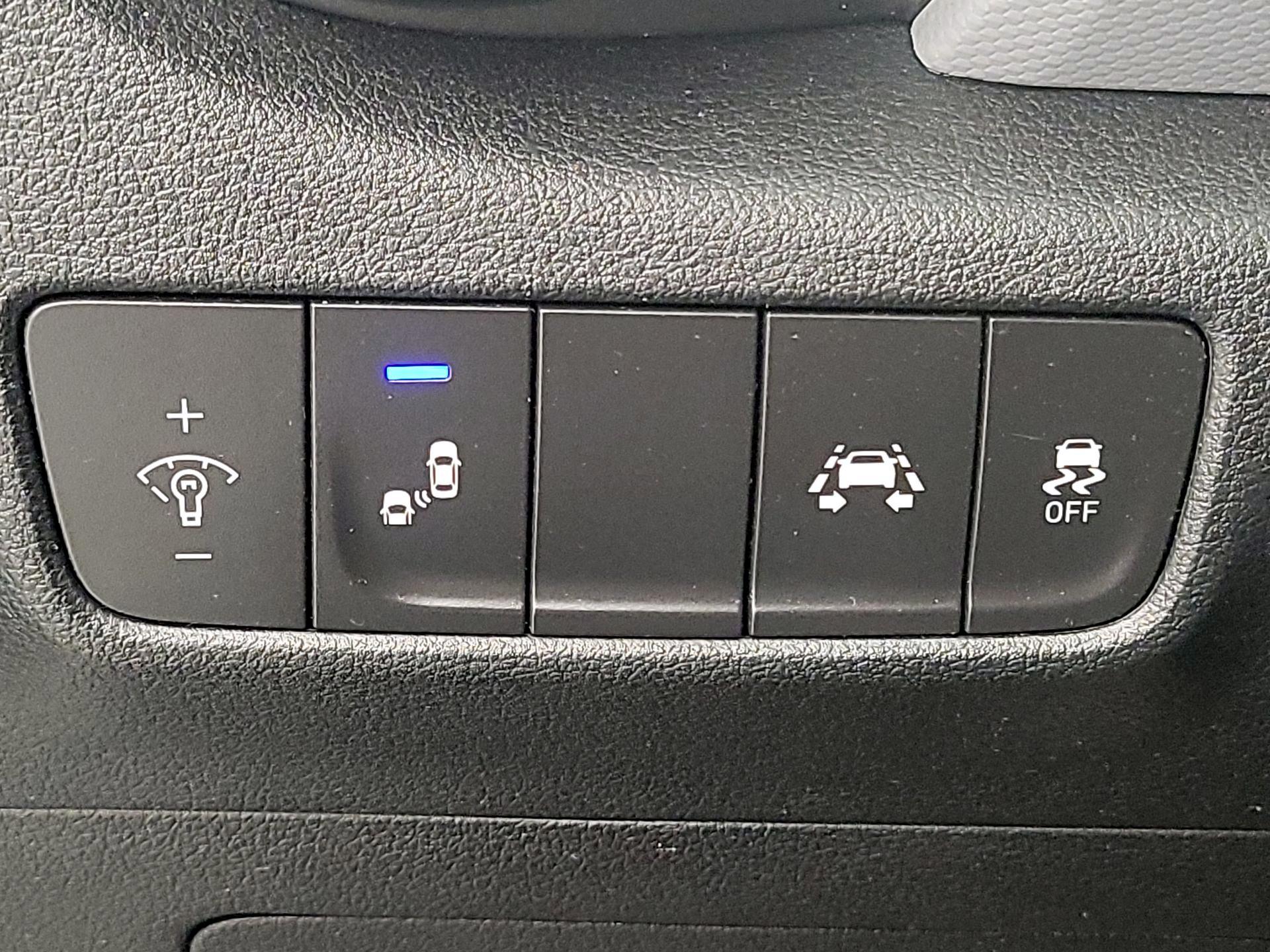 Thumbnail: 2021 Hyundai Kona - 13